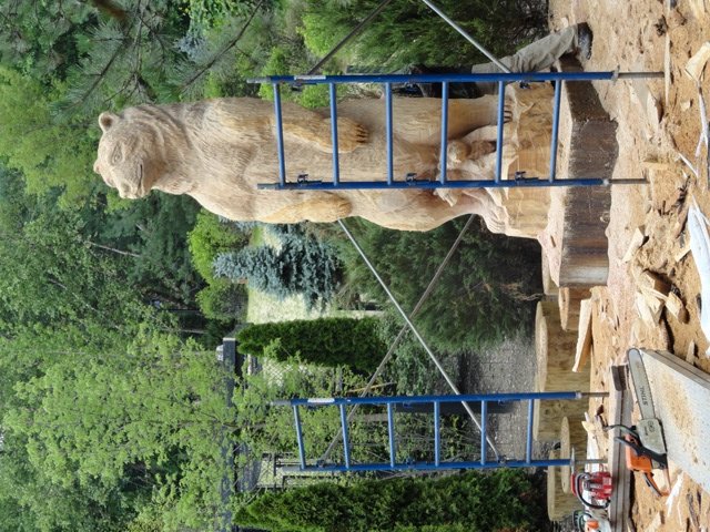 Grizzly_Ridge_Bear_Statue_Near_Completion