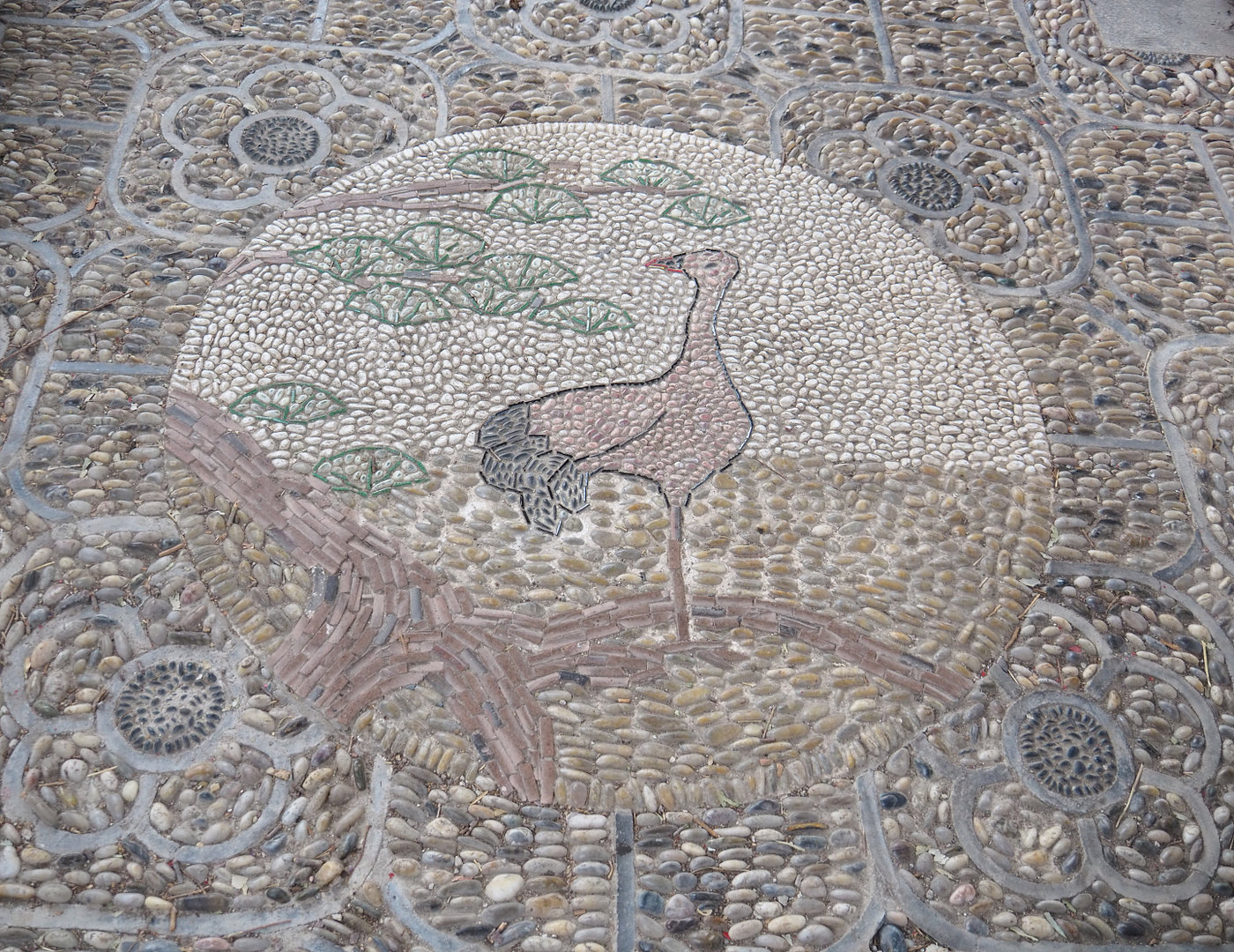 Ground mosaic of crane in Chinese viewing corridor, 2022-09-15