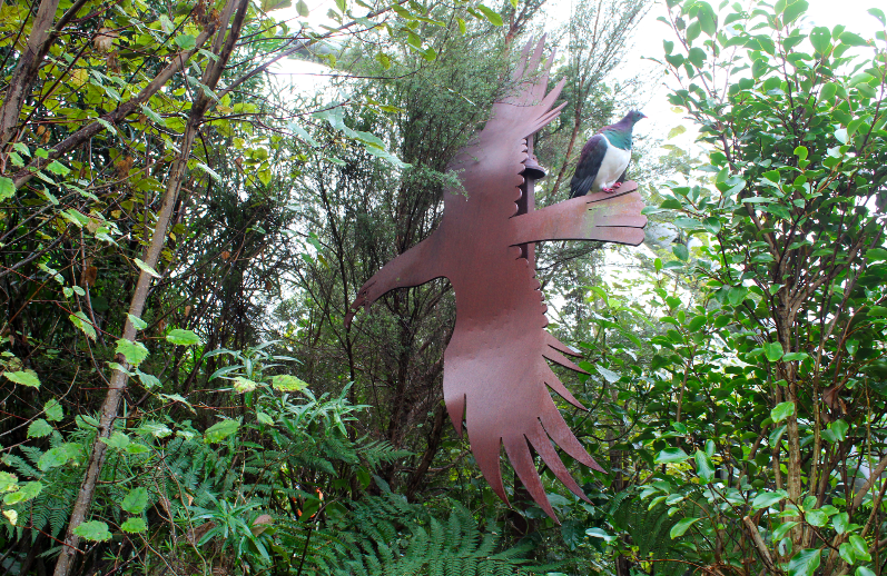 Haast's Eagle Sculpture w/ Wood Pigeon