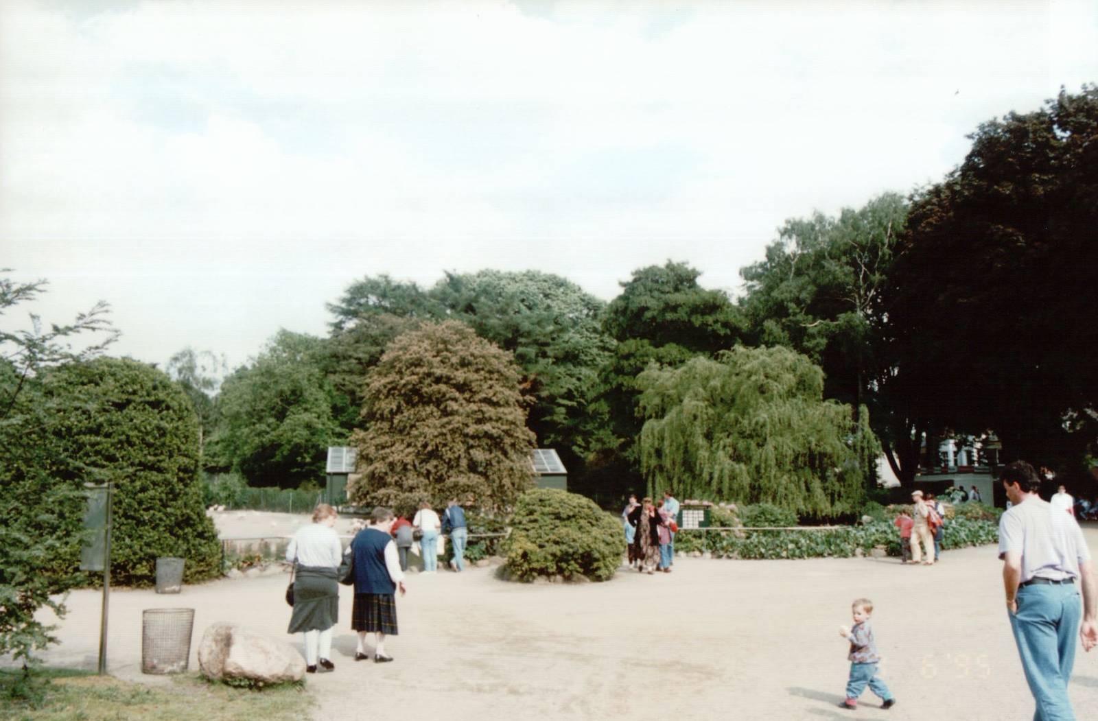 Hagenbeck 1995 - General view in front of the Flamingo exhibit