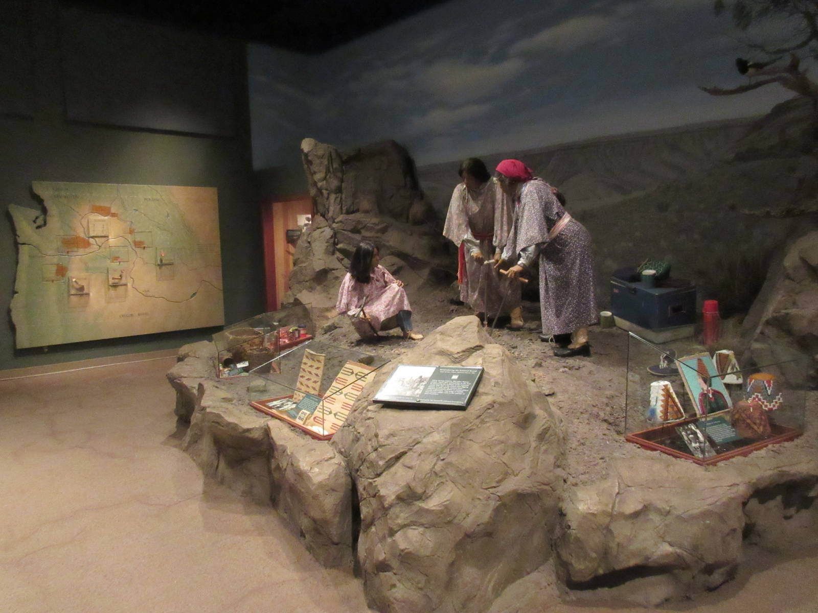 Hall of Plateau Indians