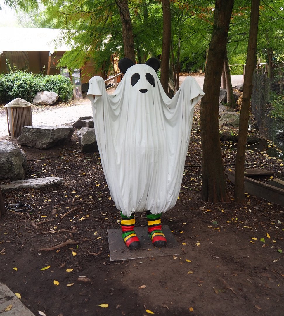 Halloween decoration - Panda ghost, 2023-10-13