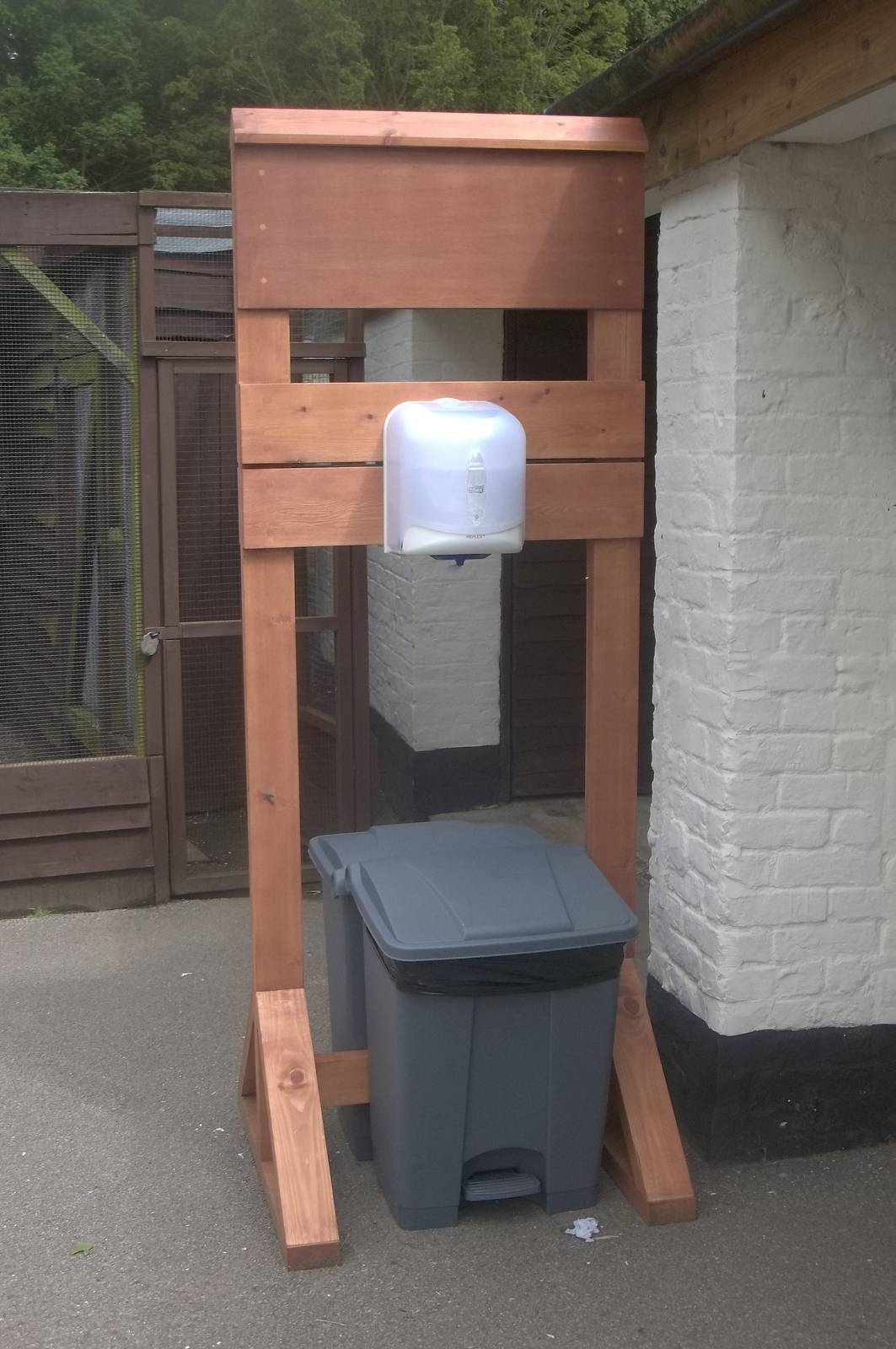 Hand-drying apparatus, 1st July 2016