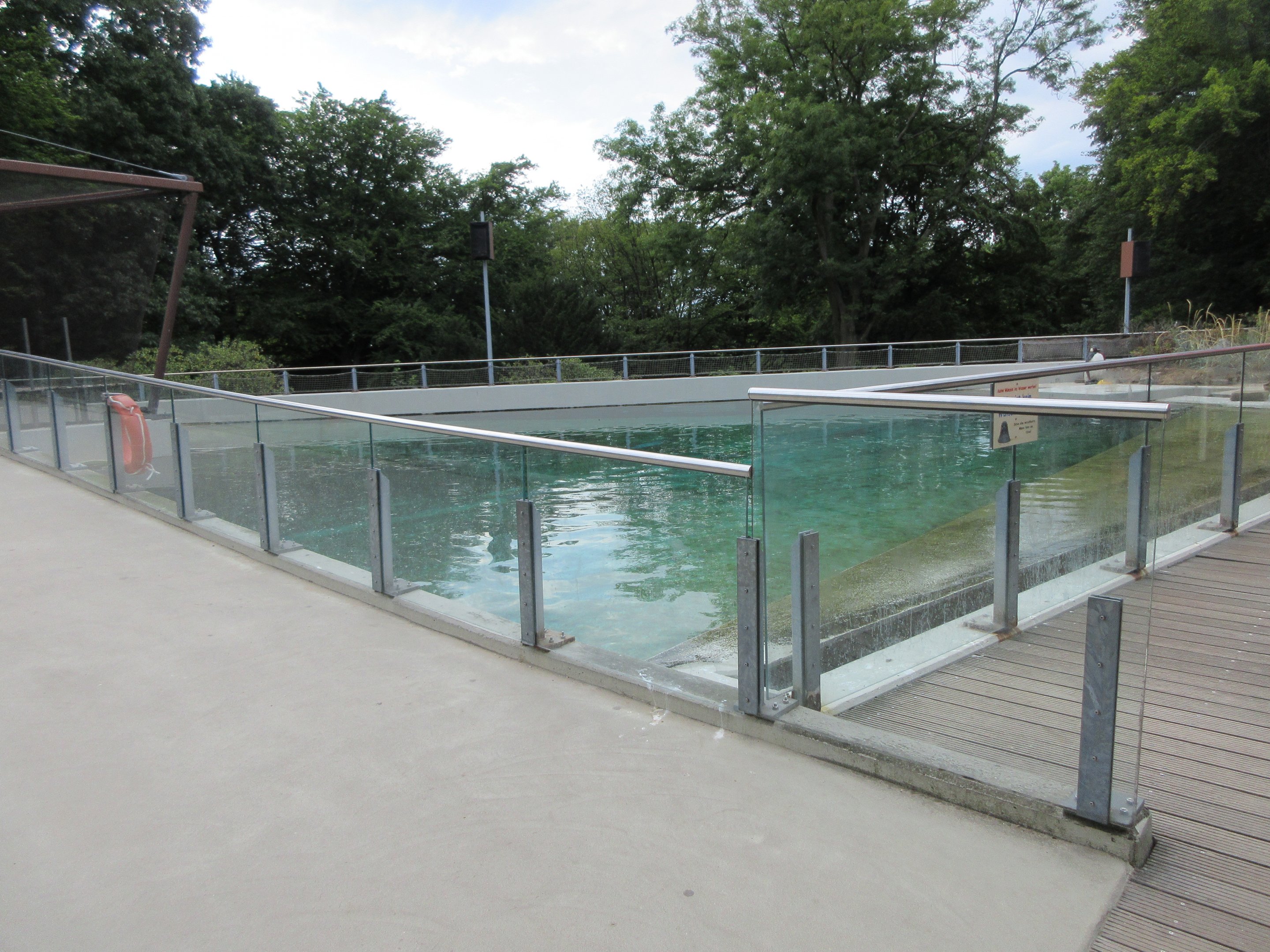 Harbour Seal/Humboldt Penguin Exhibit