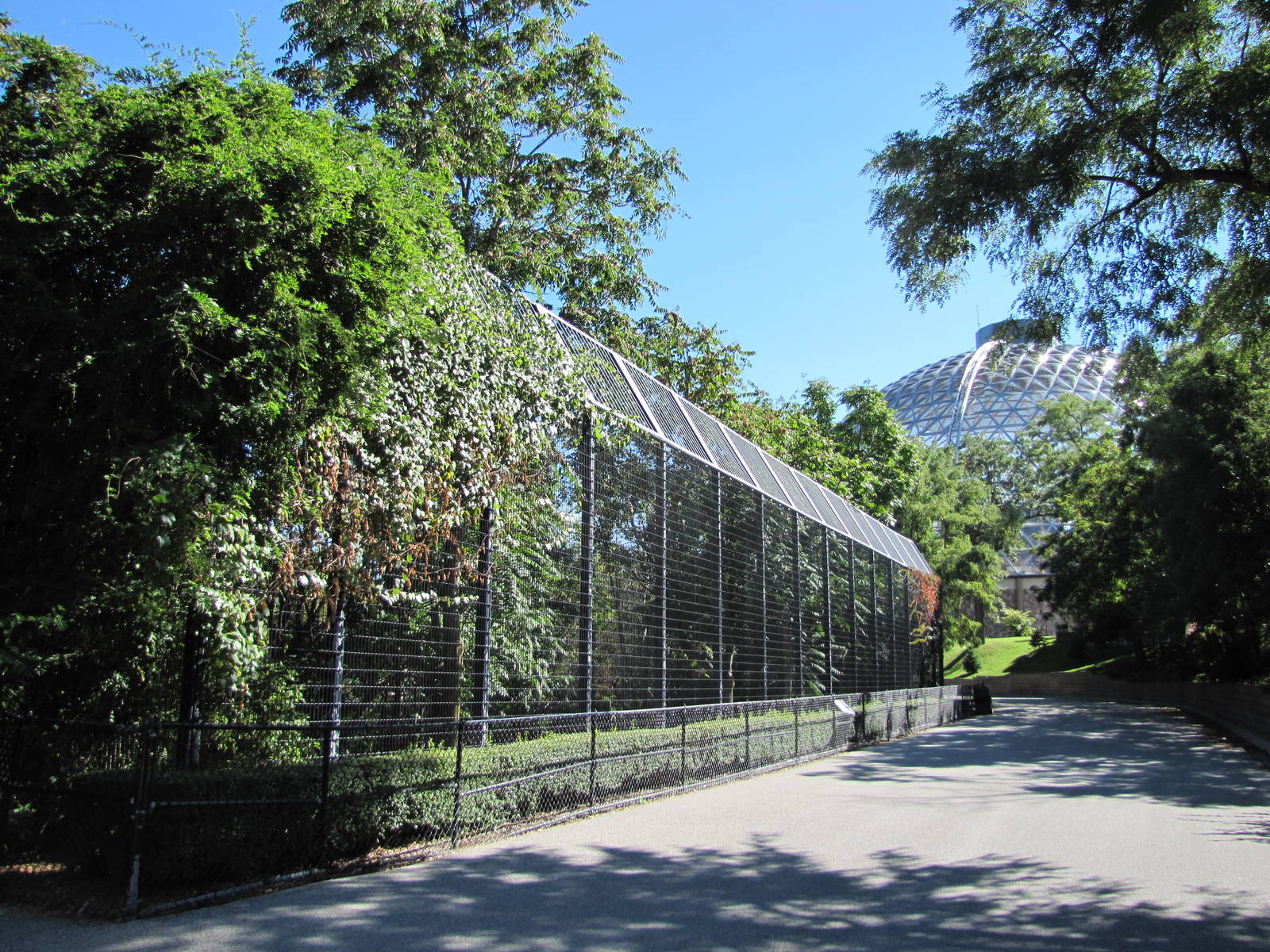 Henry Doorly Zoo 2010 - Alongside African Lion exhibit and view to Desert D
