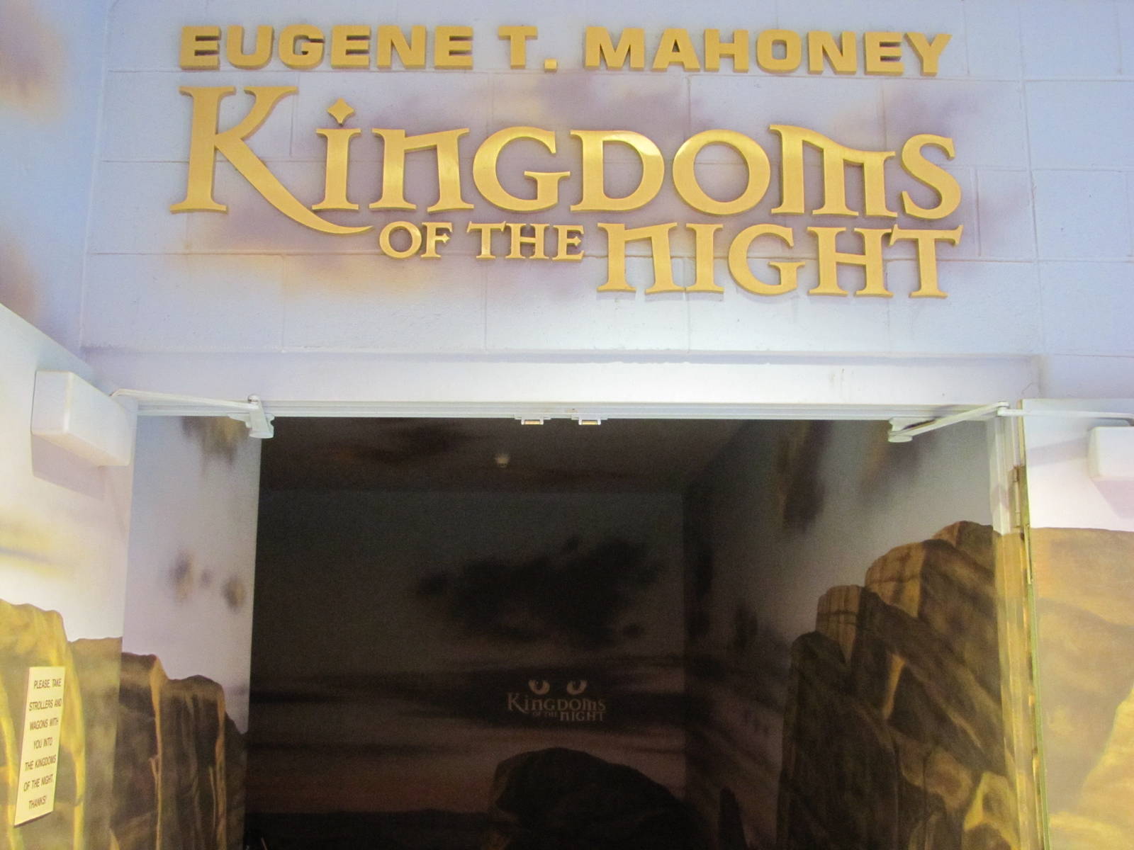 Henry Doorly Zoo 2010 - Entrance to Kingdoms of the Night