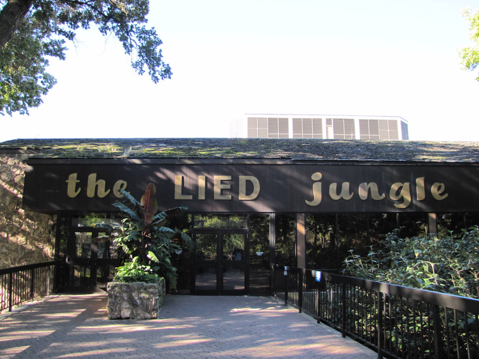 Henry Doorly Zoo 2010 - Front of Lied Jungle