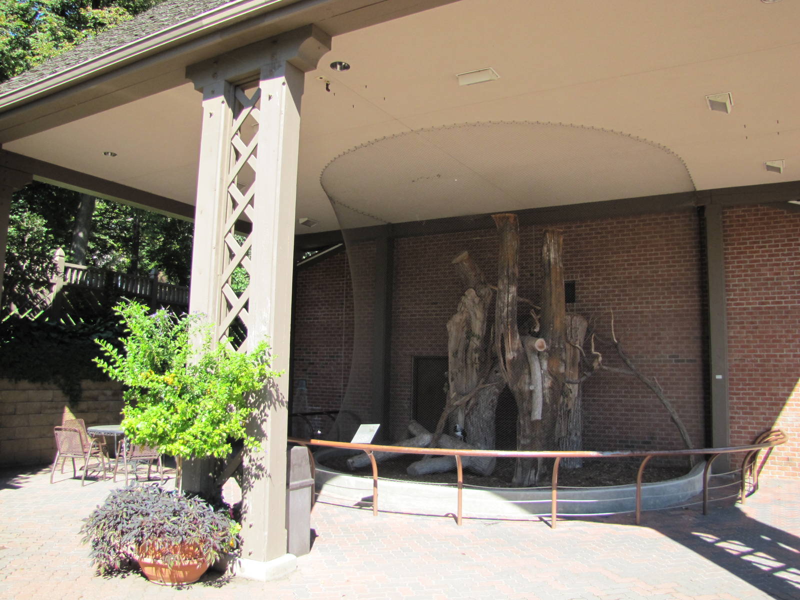 Henry Doorly Zoo 2010 - General view in Garden of the Senses