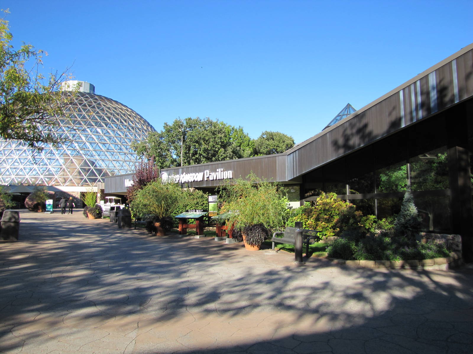Henry Doorly Zoo 2010 - Outside Wild Kingdom Pavilion
