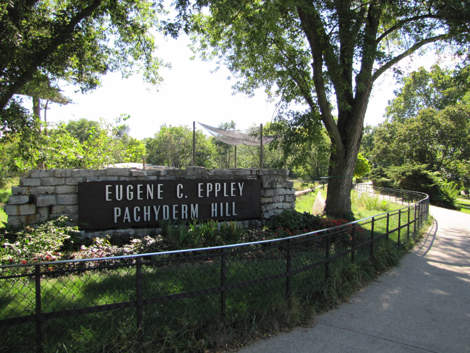 Henry Doorly Zoo 2010 - Starting point of Pachyderm Hill
