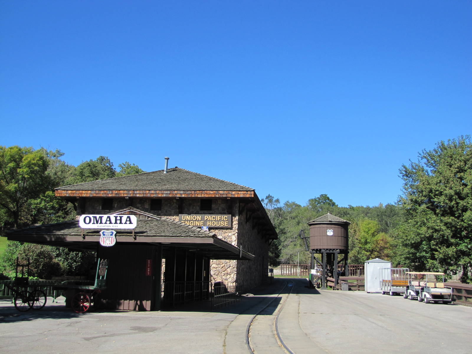Henry Doorly Zoo 2010 - Union Pacific Engine House and Gaur enclosure