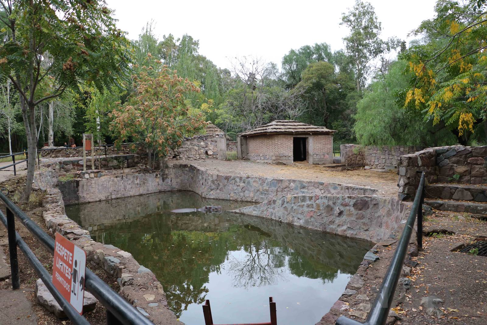 Hippo enclosure - Mendoza Zoo, April 2016