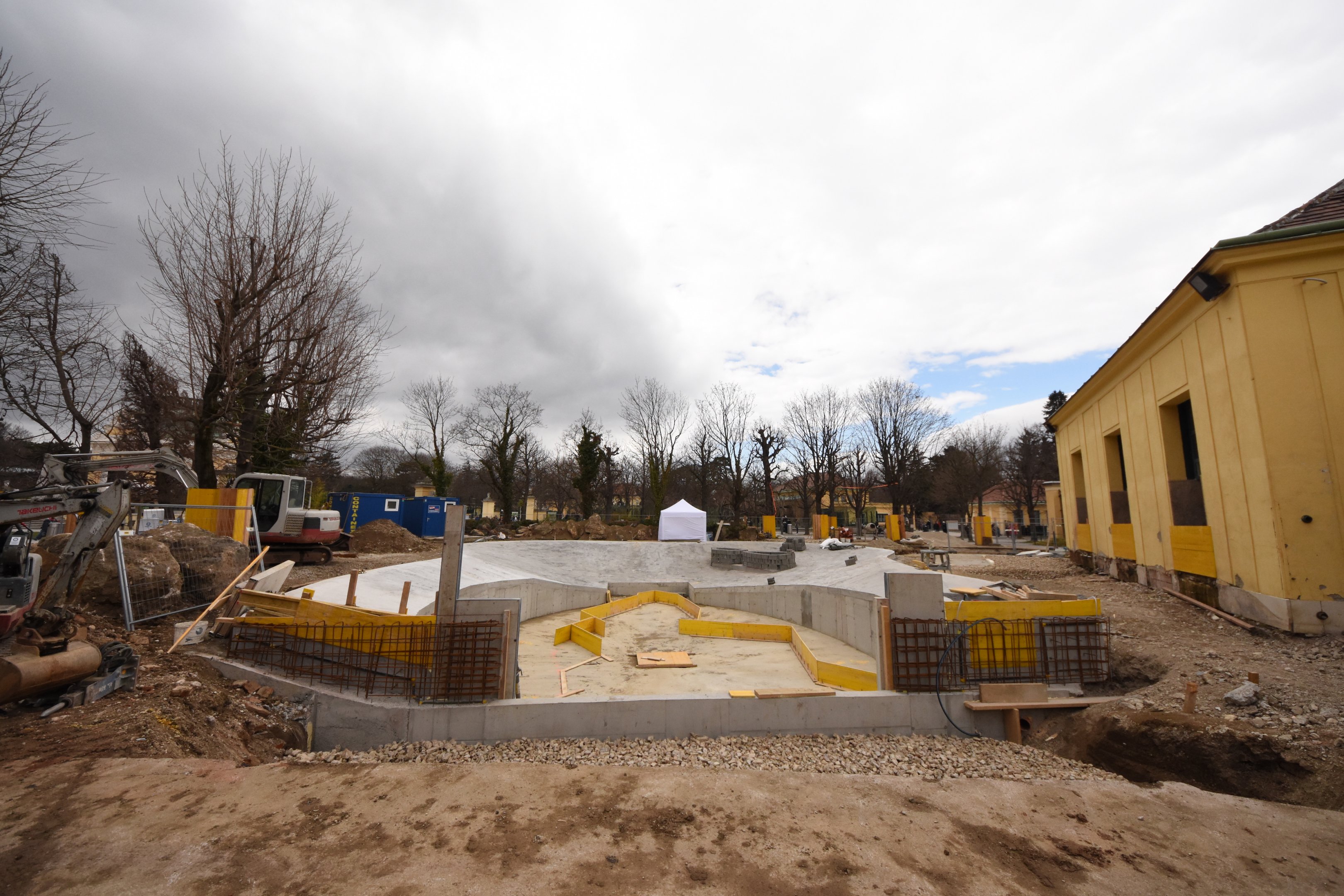 Hippo enclosure renovation