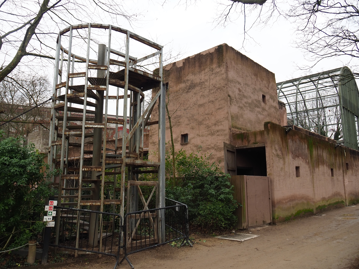 Hippo house renovations - Roof-top viewing area nearly dismantled, 2024-02-17