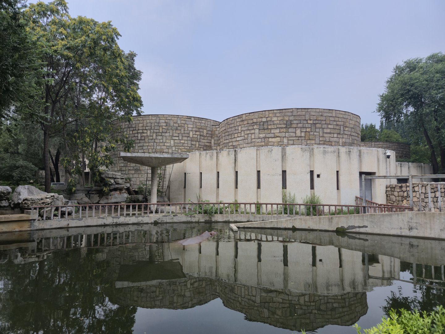 Hippo/Rhino/Tapir house