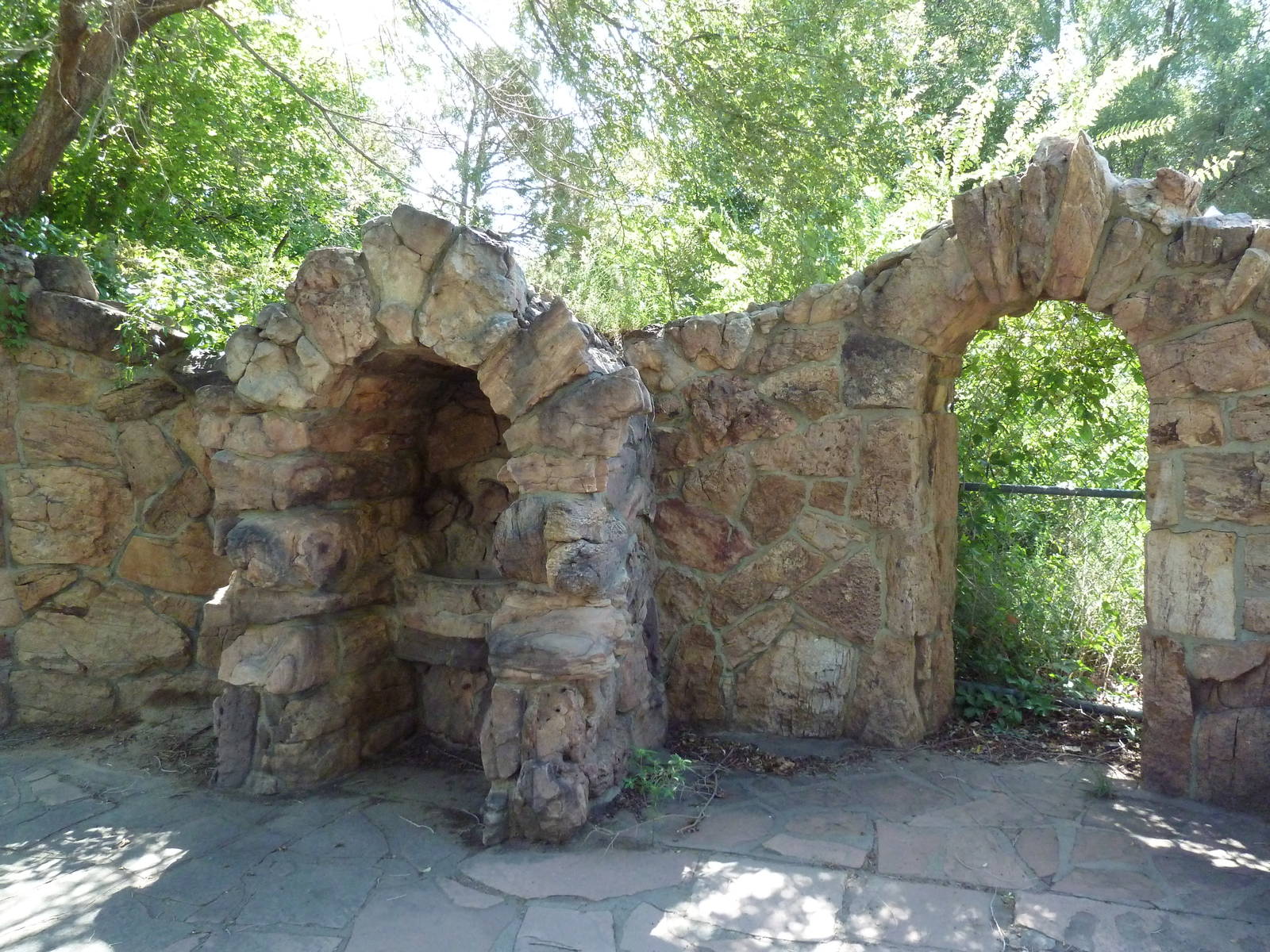 Historic Bear Pits - Outer Wall
