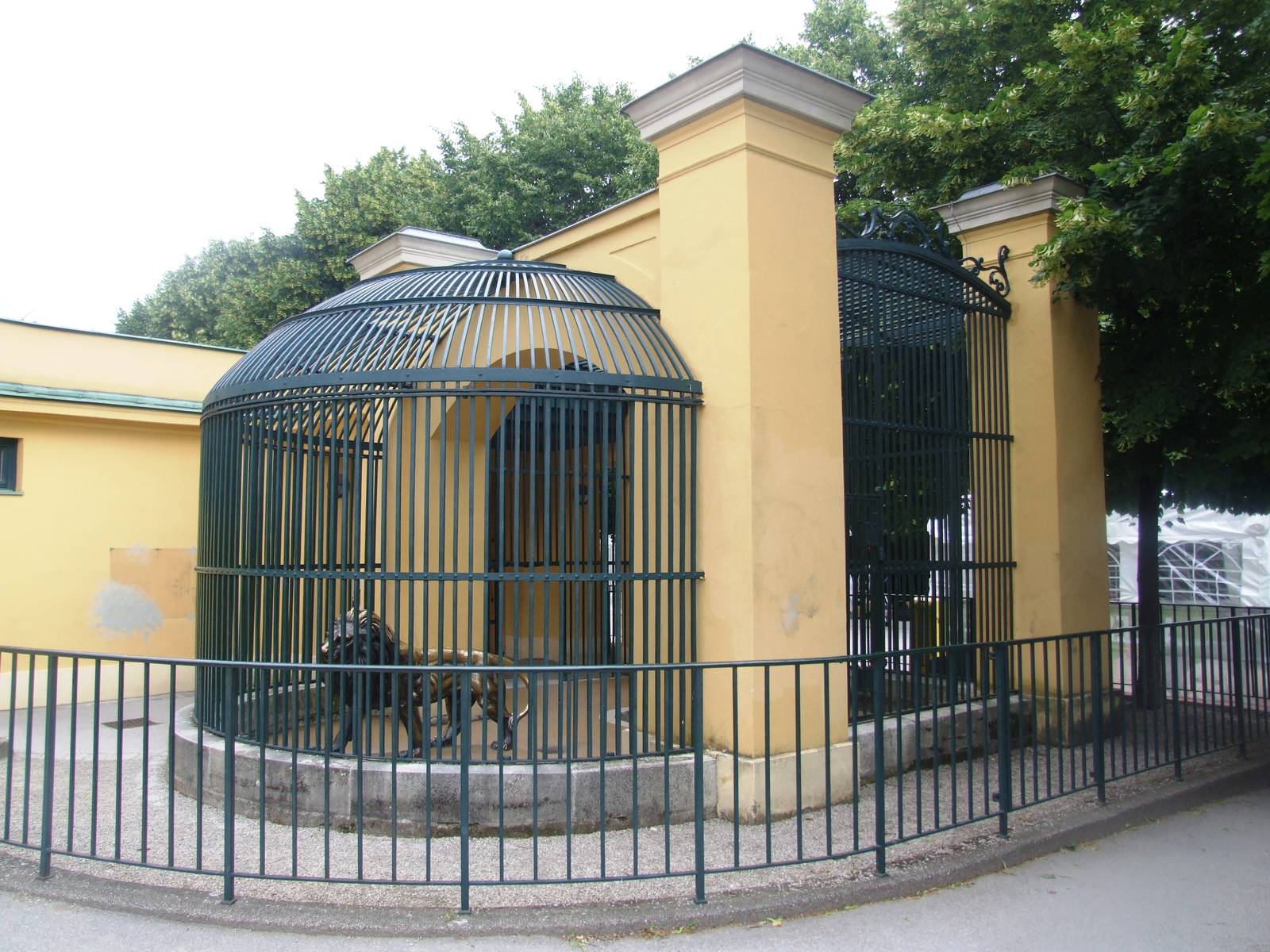 Historic Cage at Vienna, 14/06/13