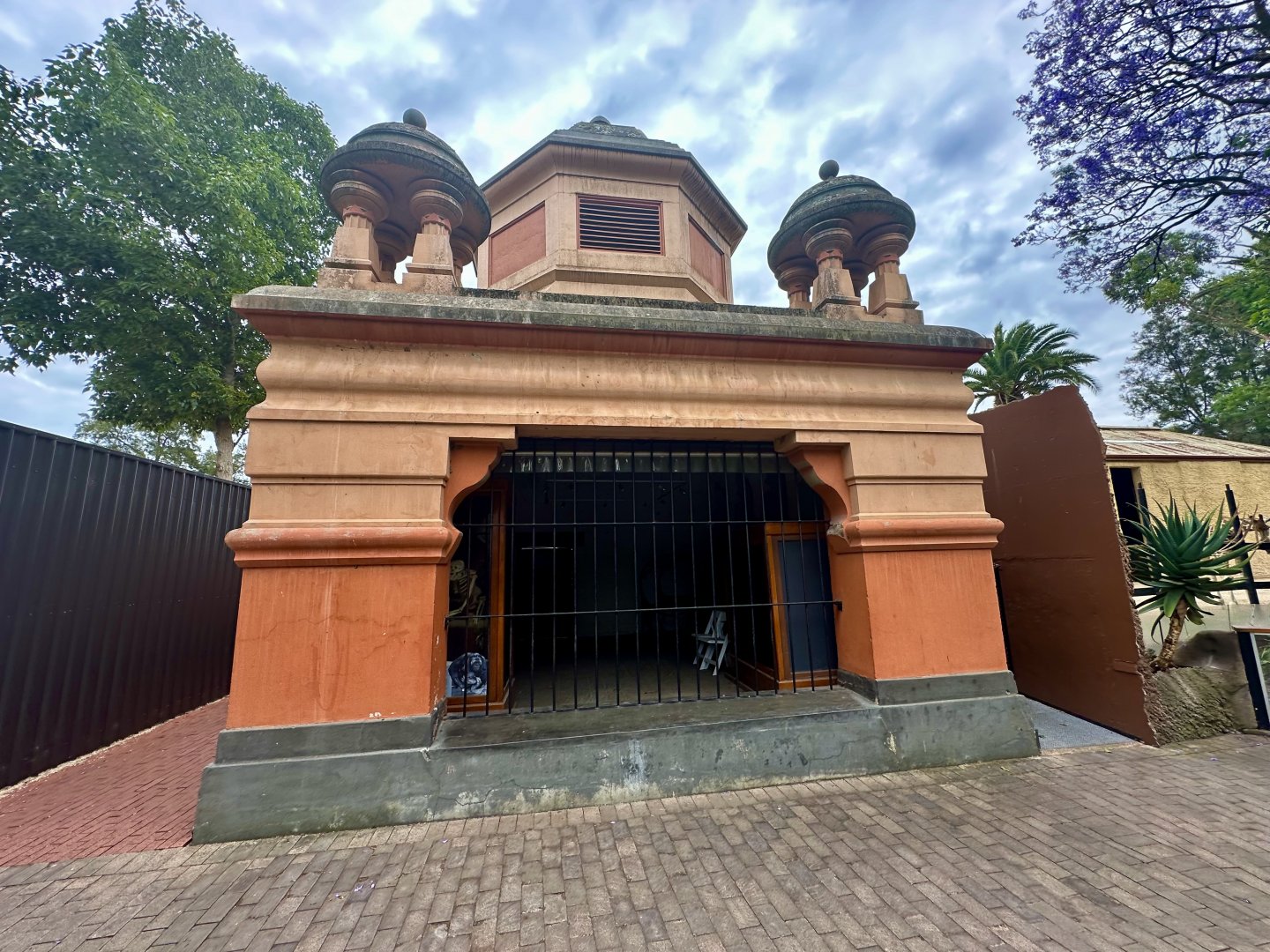 Historic Elephant House (1900)