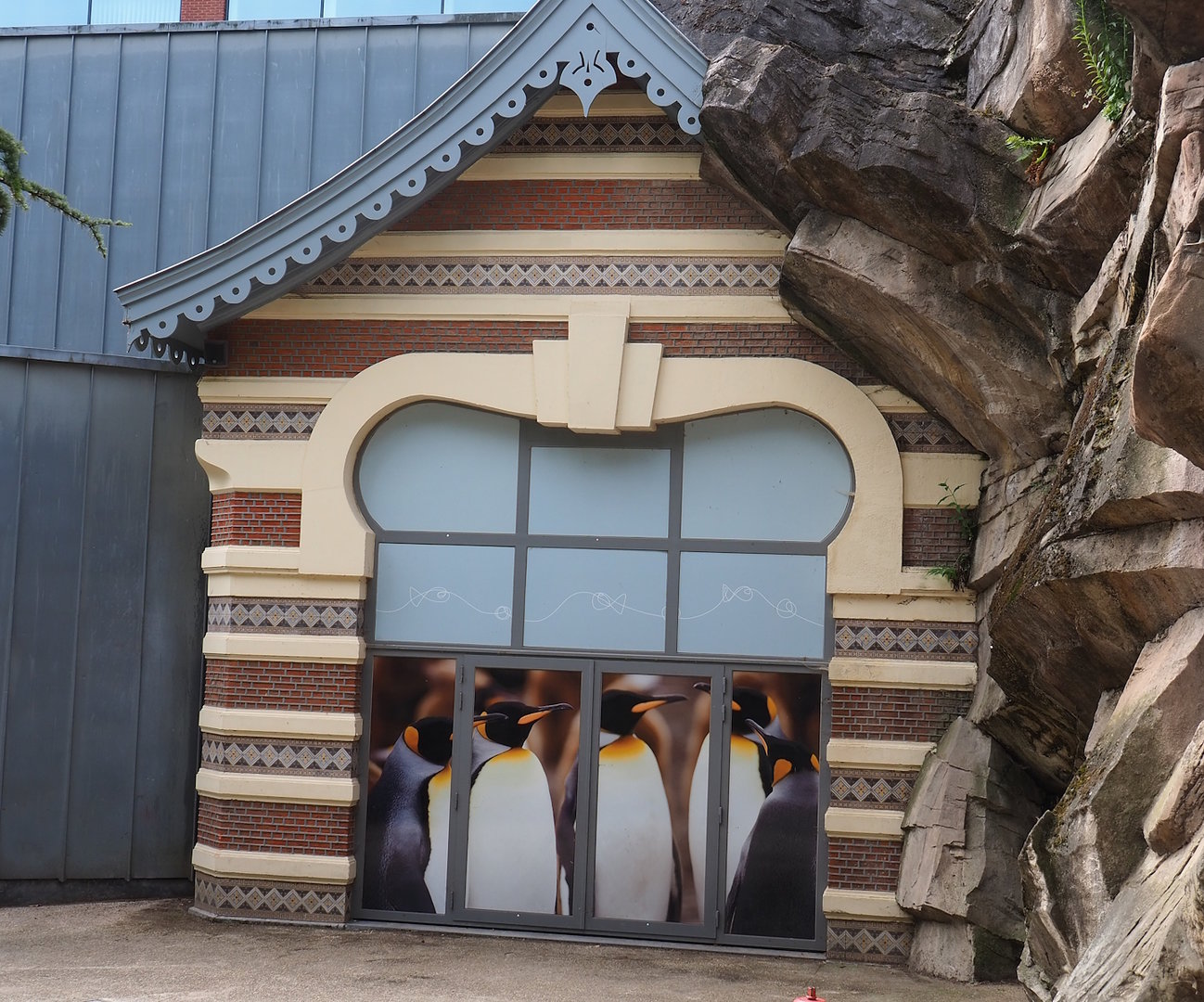 Historical aviary bird house, now part of Vriesland as education area, 2022-07-10