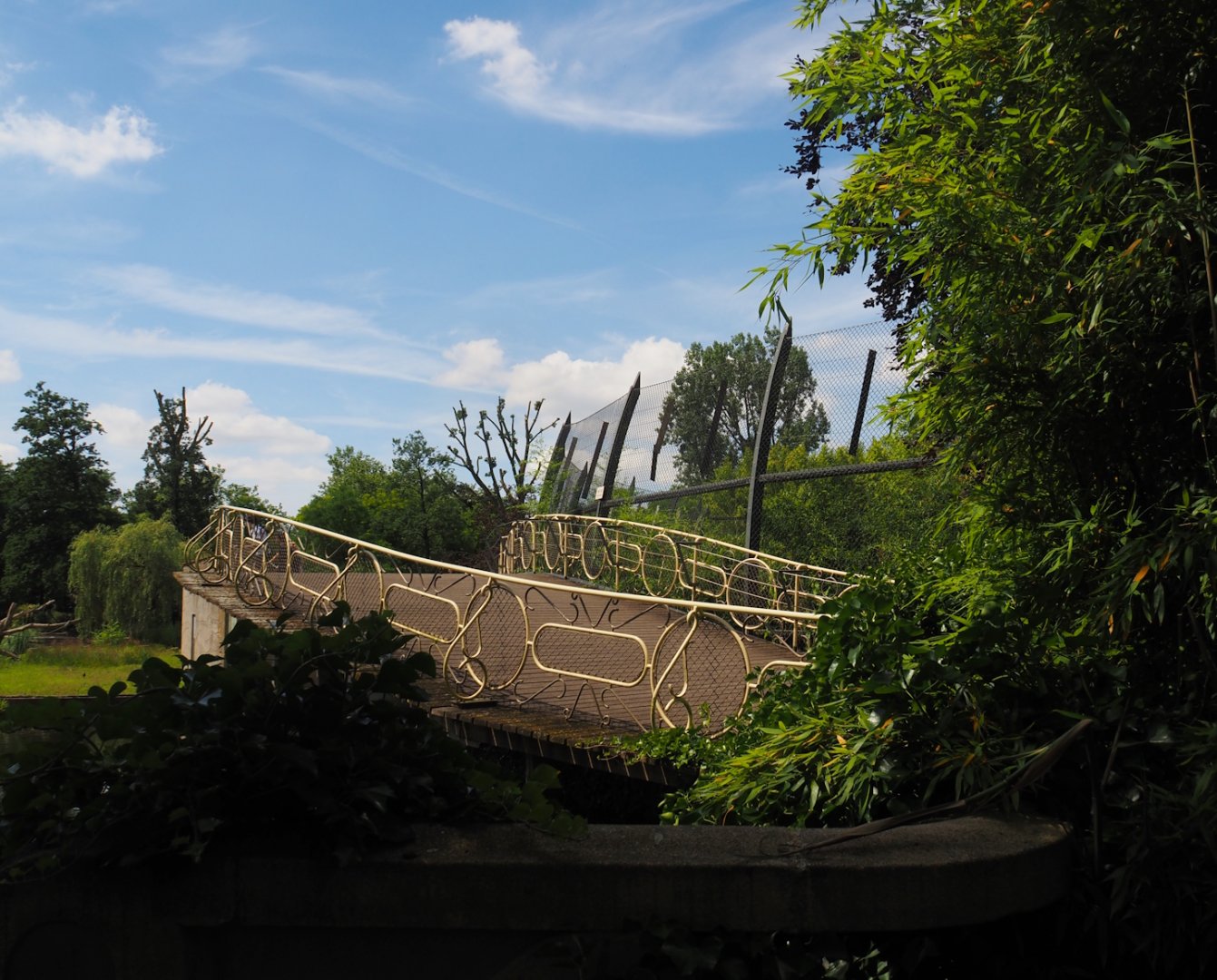 Historical bridge next to Sumatran tiger exhibits, 2024-06-30