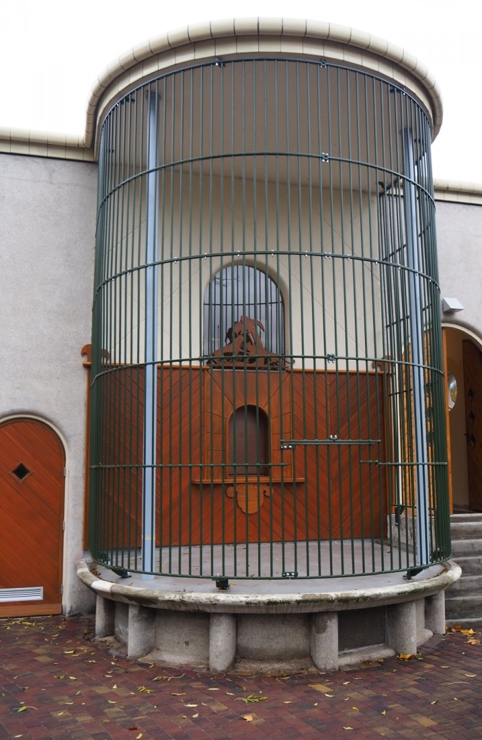 Historical cage outside gelada house (Nov 10th, 2018)