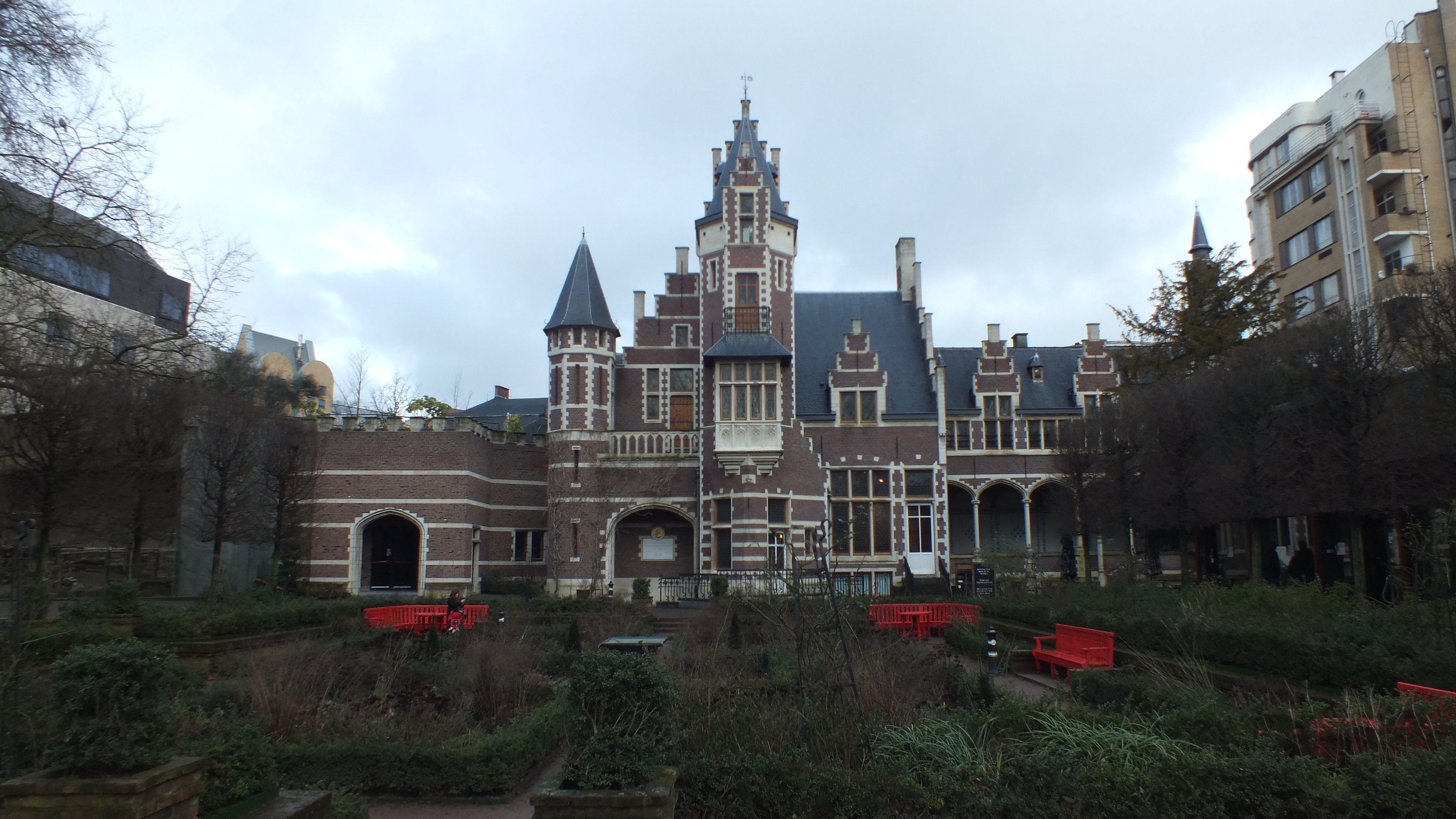 Historical 'Melkerij' building and Flemish Garden