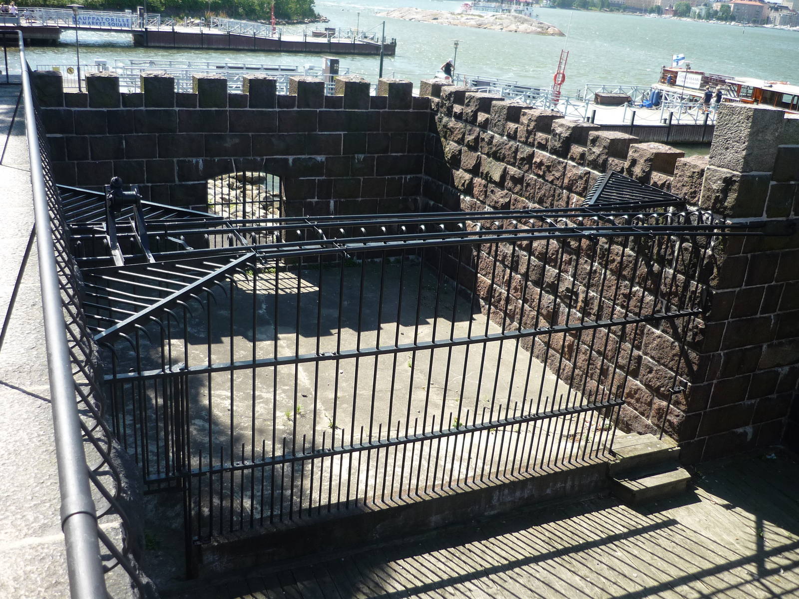 Historical Polar Bear pit