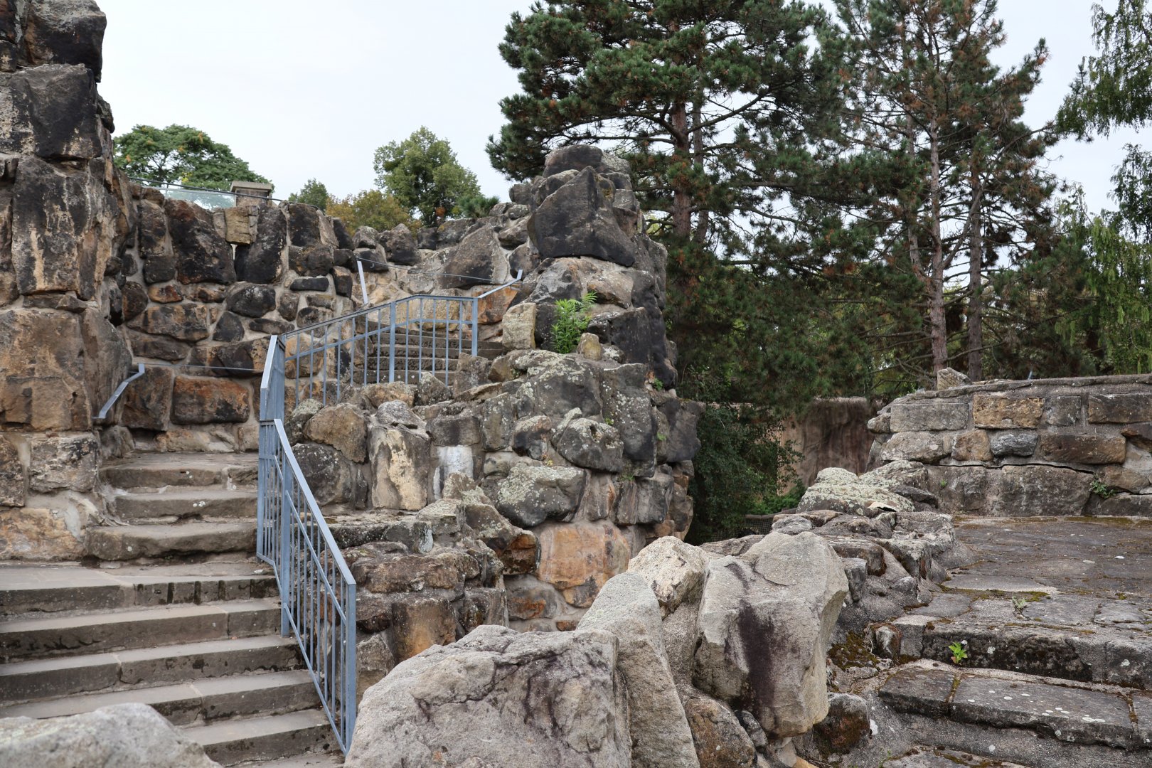 Historical Raubtierfelsen