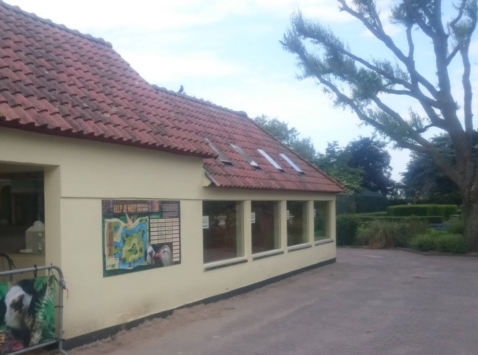 Holding area for Monkeys and birds - Nuboso