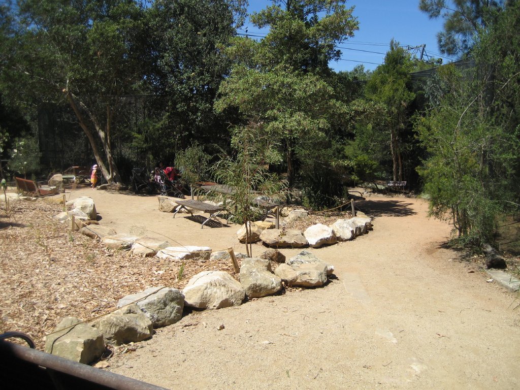 Horseshoe Aviary gardens