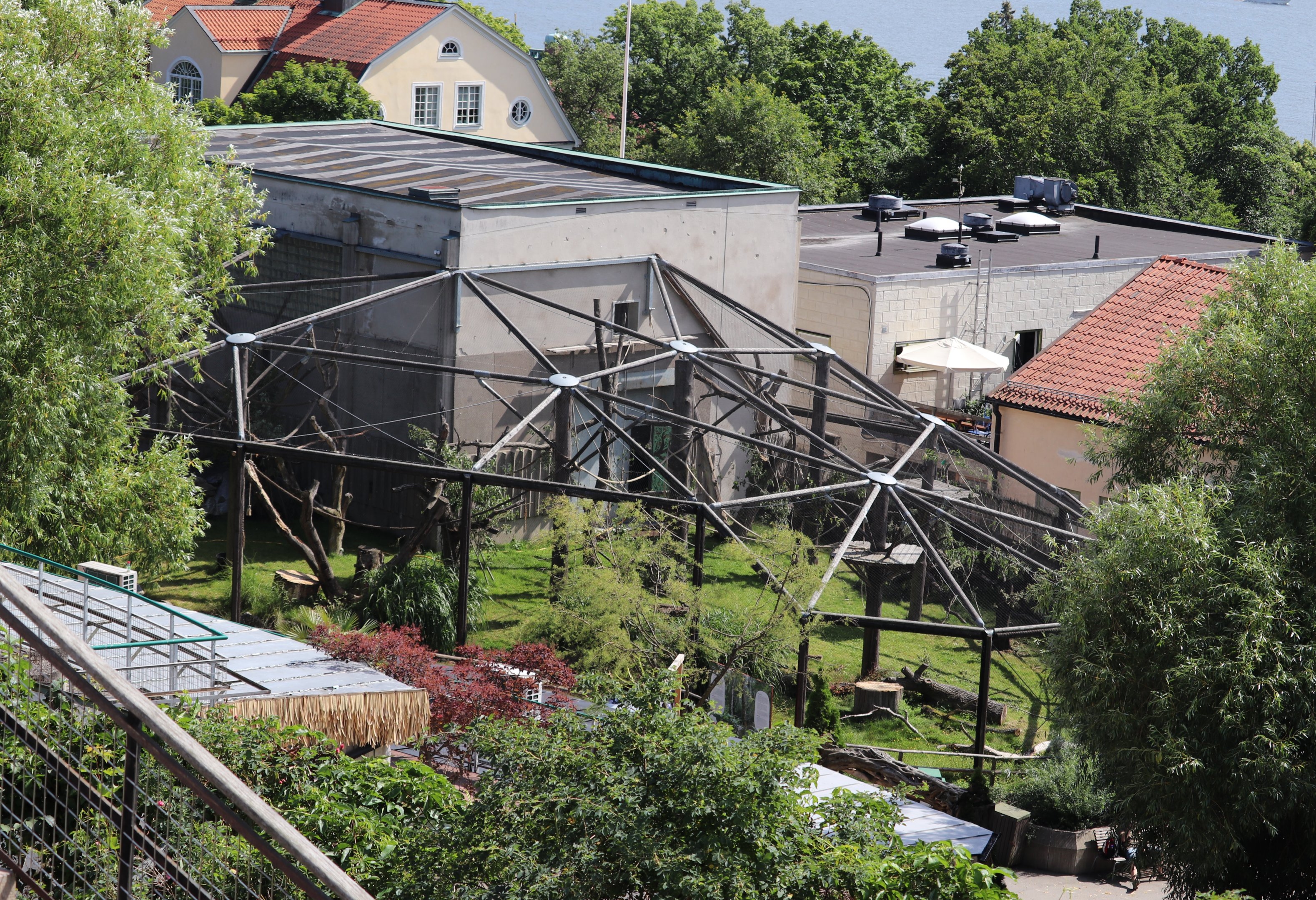 House and exhibit for the guerezas
