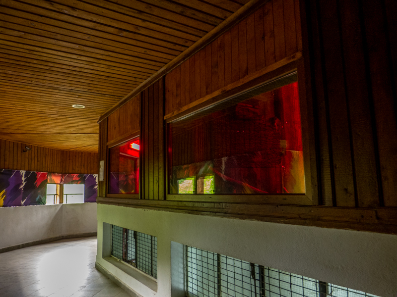 house of big cats, upper floor