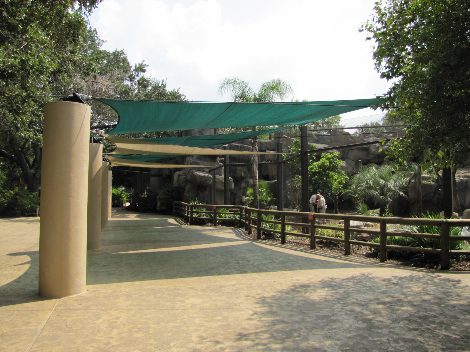 Houston Zoo 2010 - Front of the Jaguar exhibit