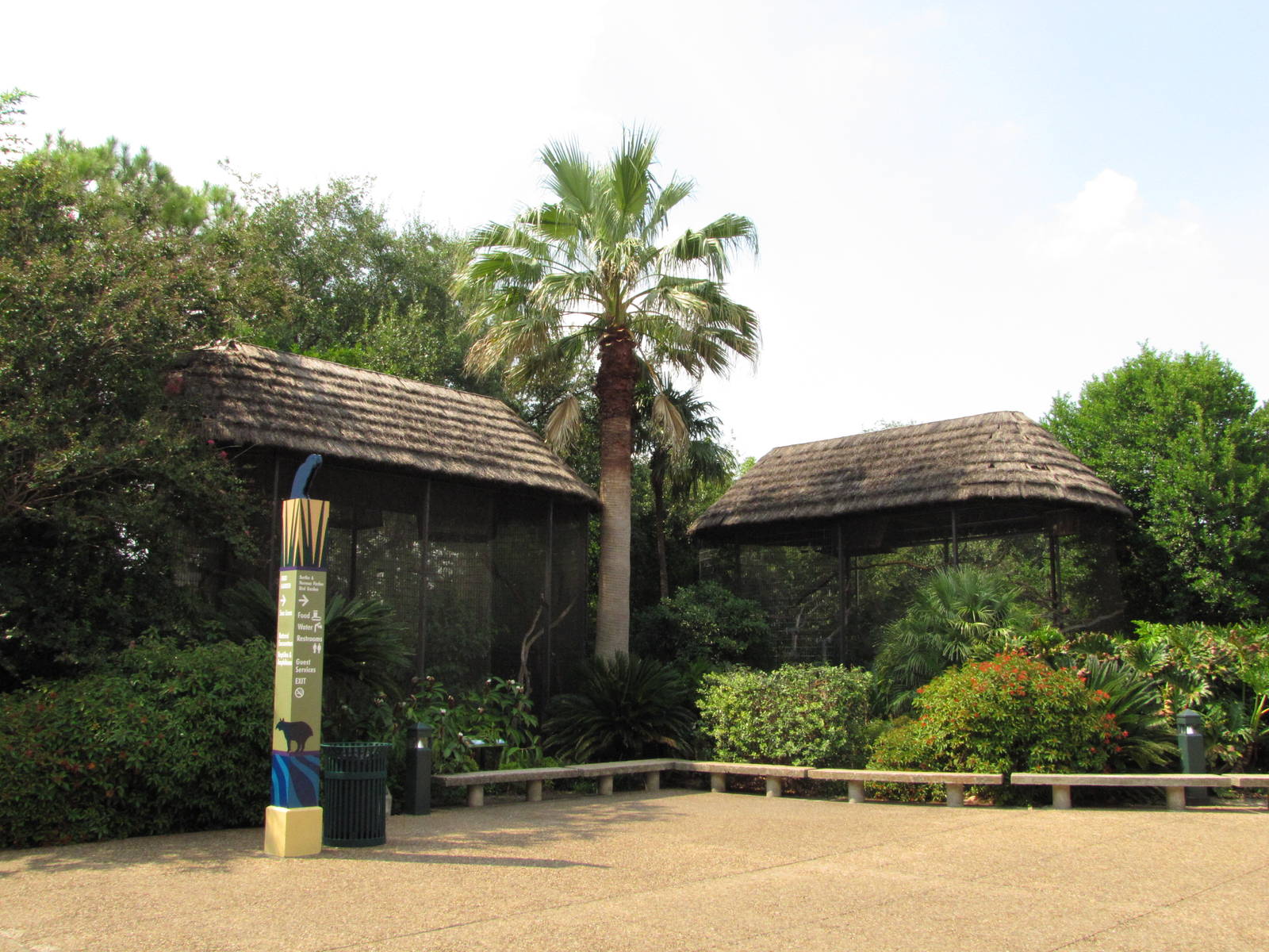 Houston Zoo 2010 - General view in the Fischer Bird Garden