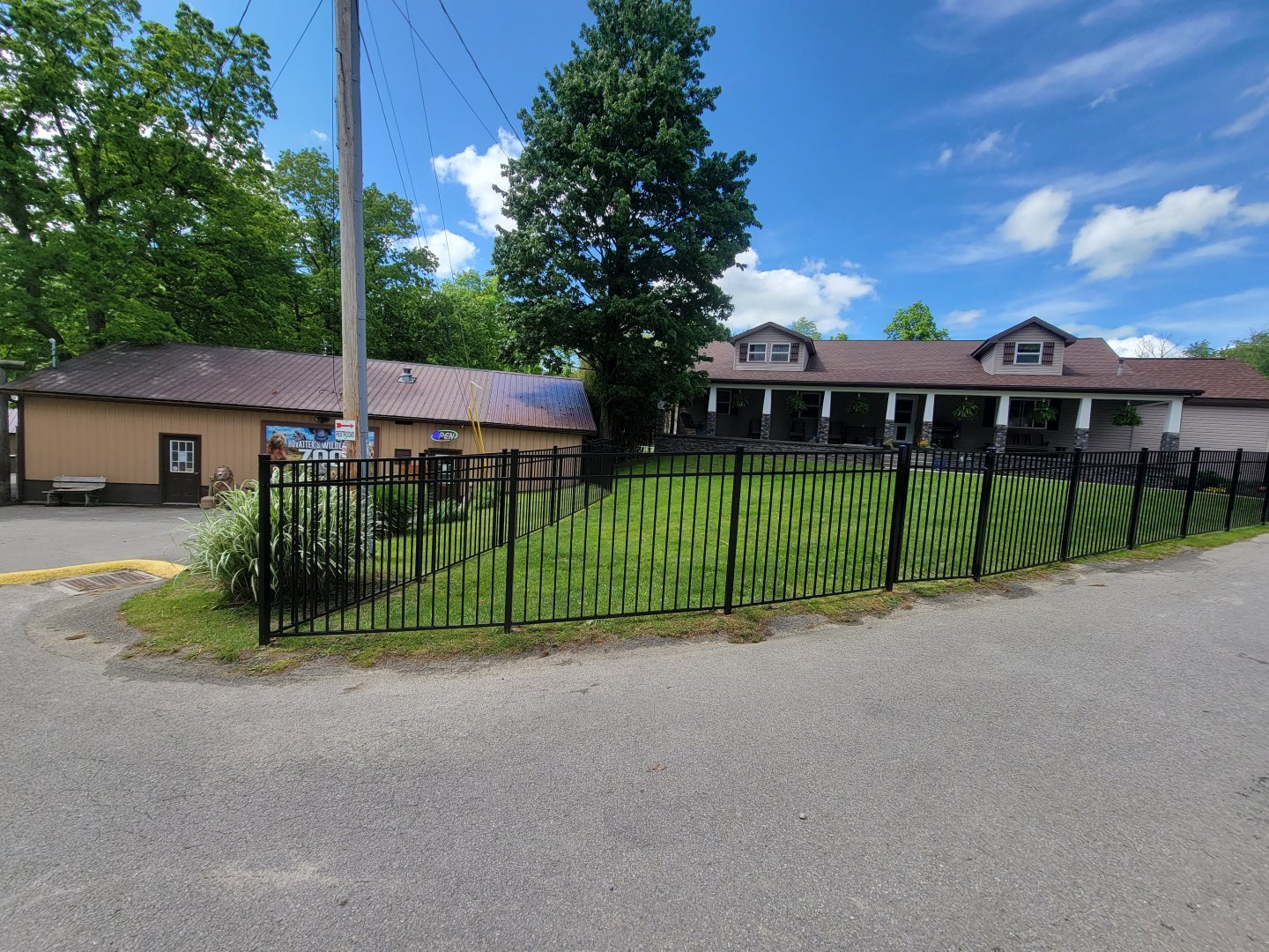 Hovatter's - Entrance building, owner's house
