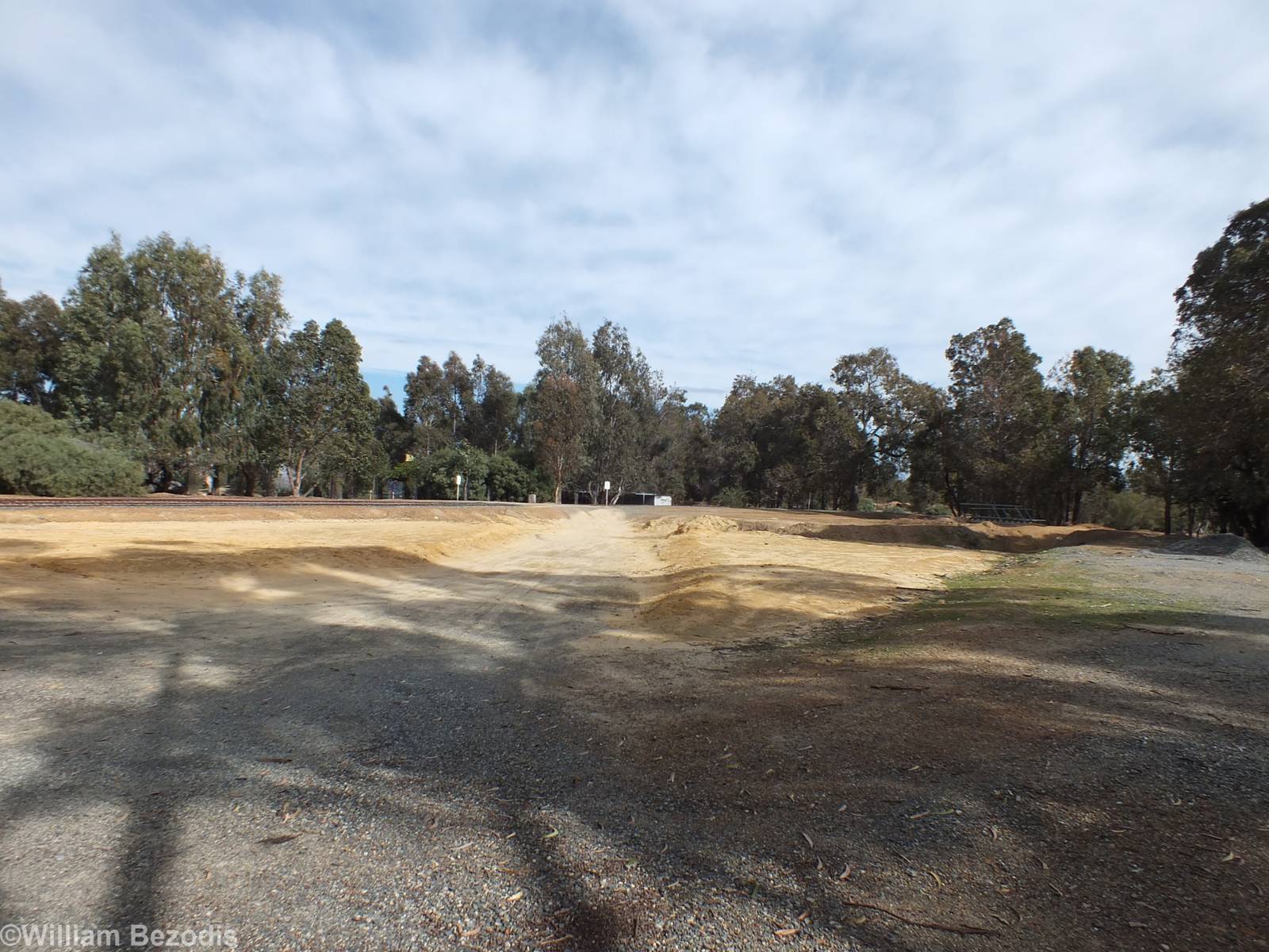 Huge Area of Empty Space Between Car Park and Entrance (though contained wi