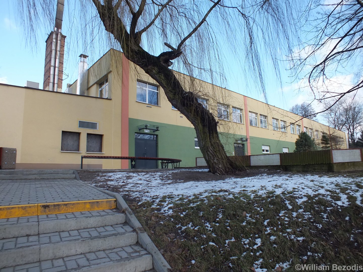 (Huge Relative to the Zoo) Terrarium/Aquarium Building