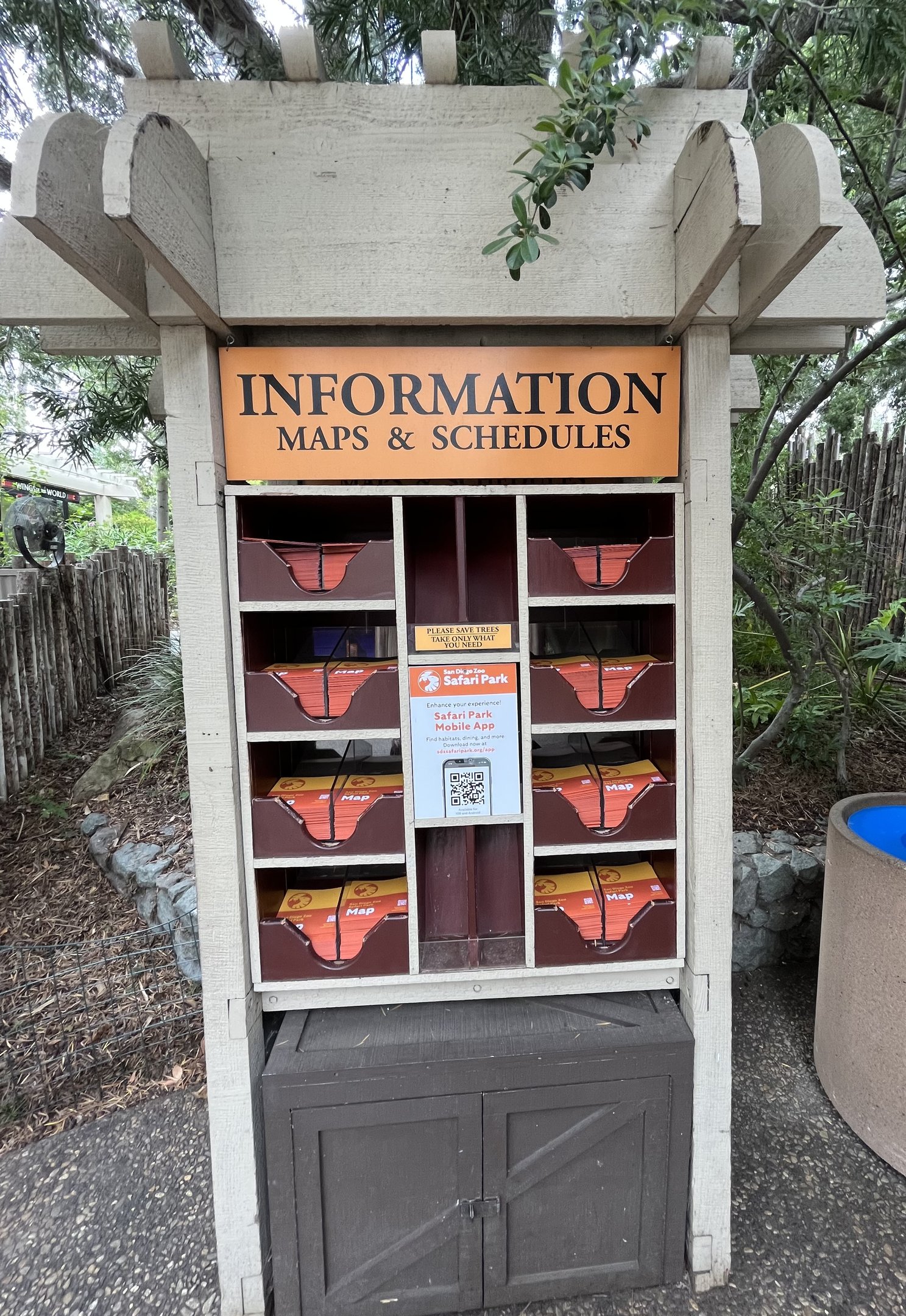 Hundreds of free zoo maps!!