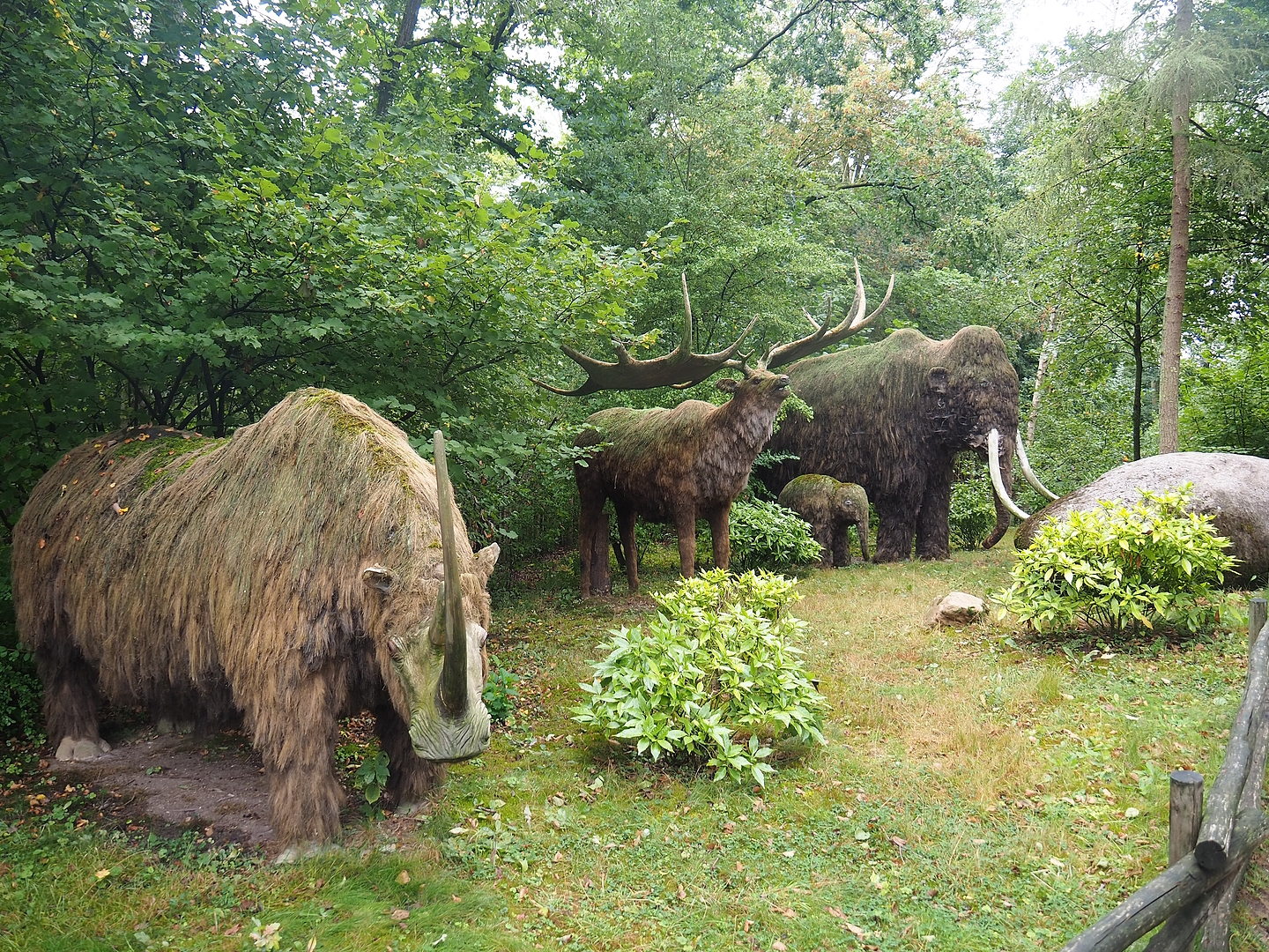 Ice Age animal replicas, 2022-08-20