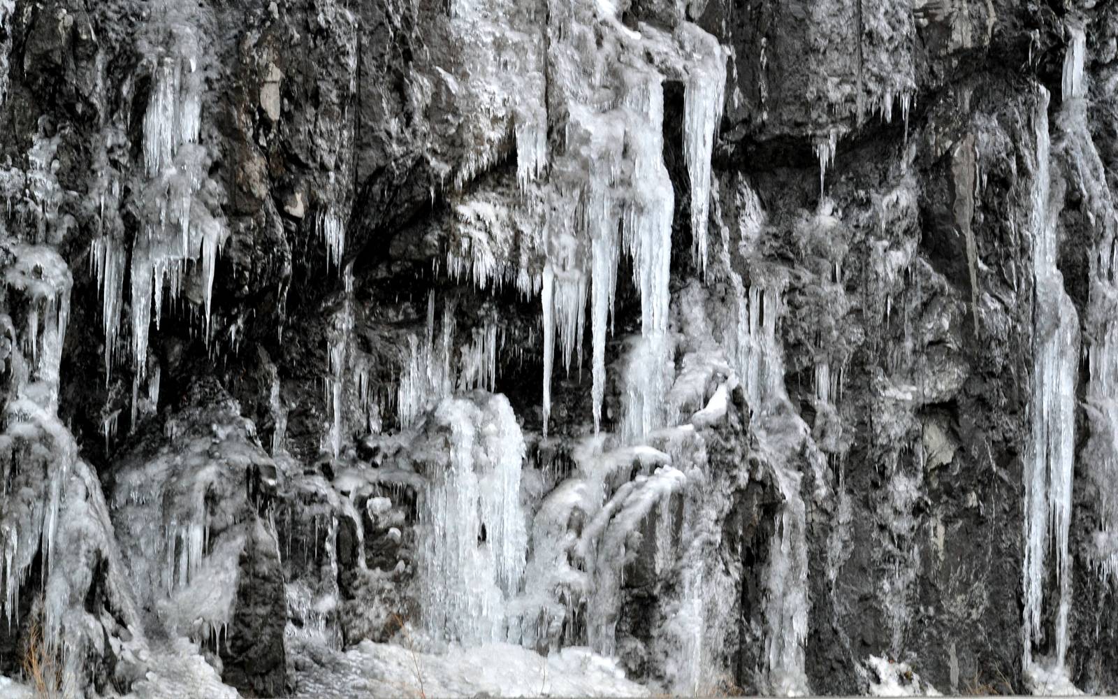 Ice along the Turnagain Arm