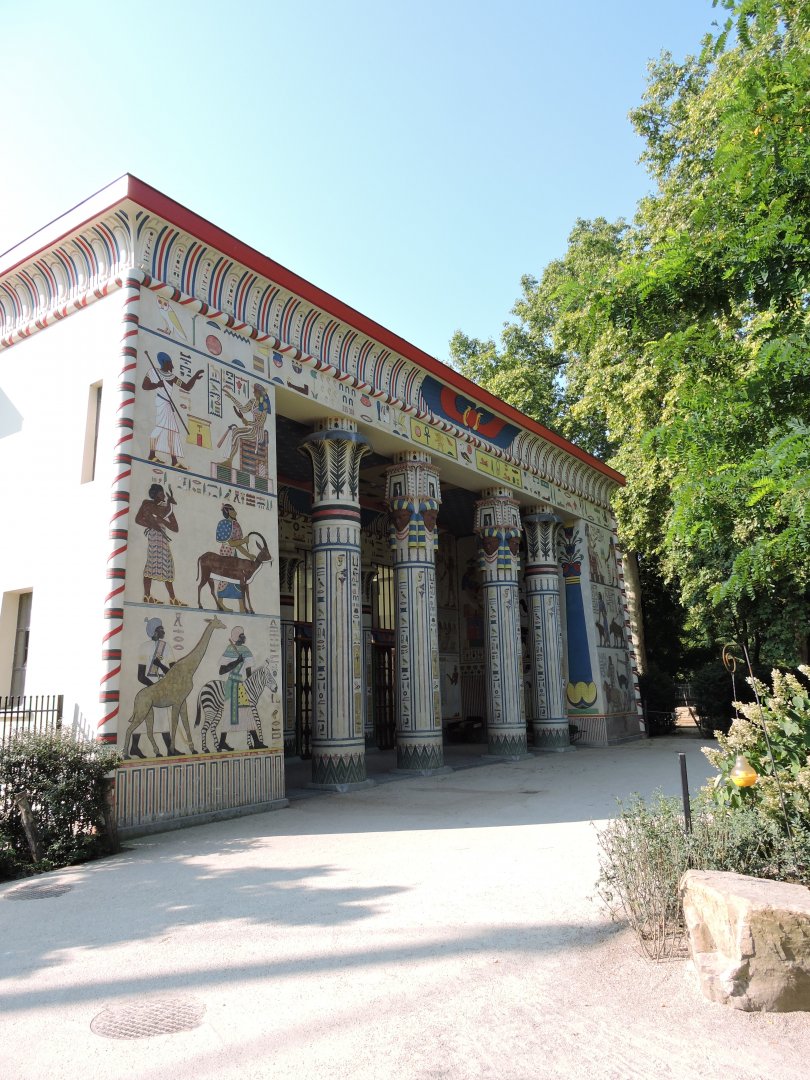 Iconic elephant house