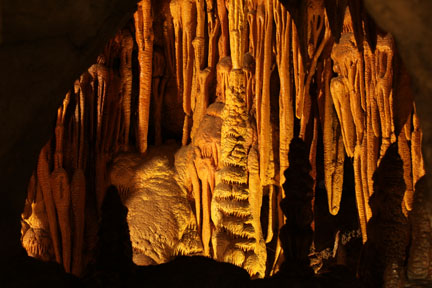 Imitation stalagmites