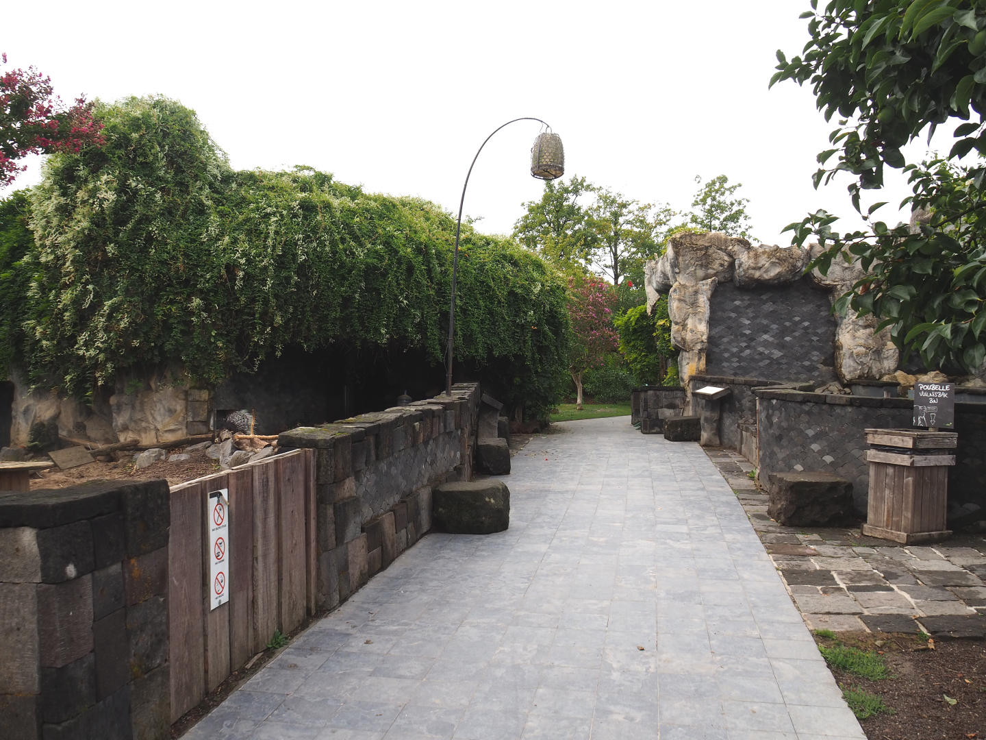 Indian crested porcupine exhibits and walkway, 2022-09-15