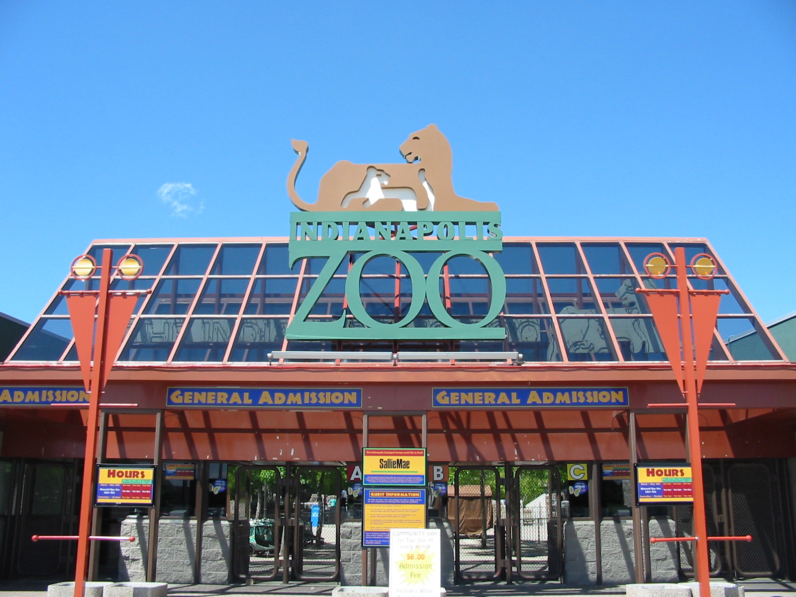 Indianapolis Zoo 2003 - Main entrance