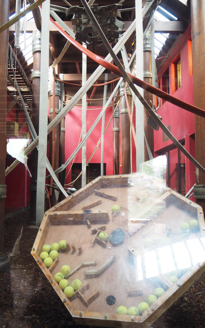 Indoor housing for smaller orangutan exhibit, 2022-09-15