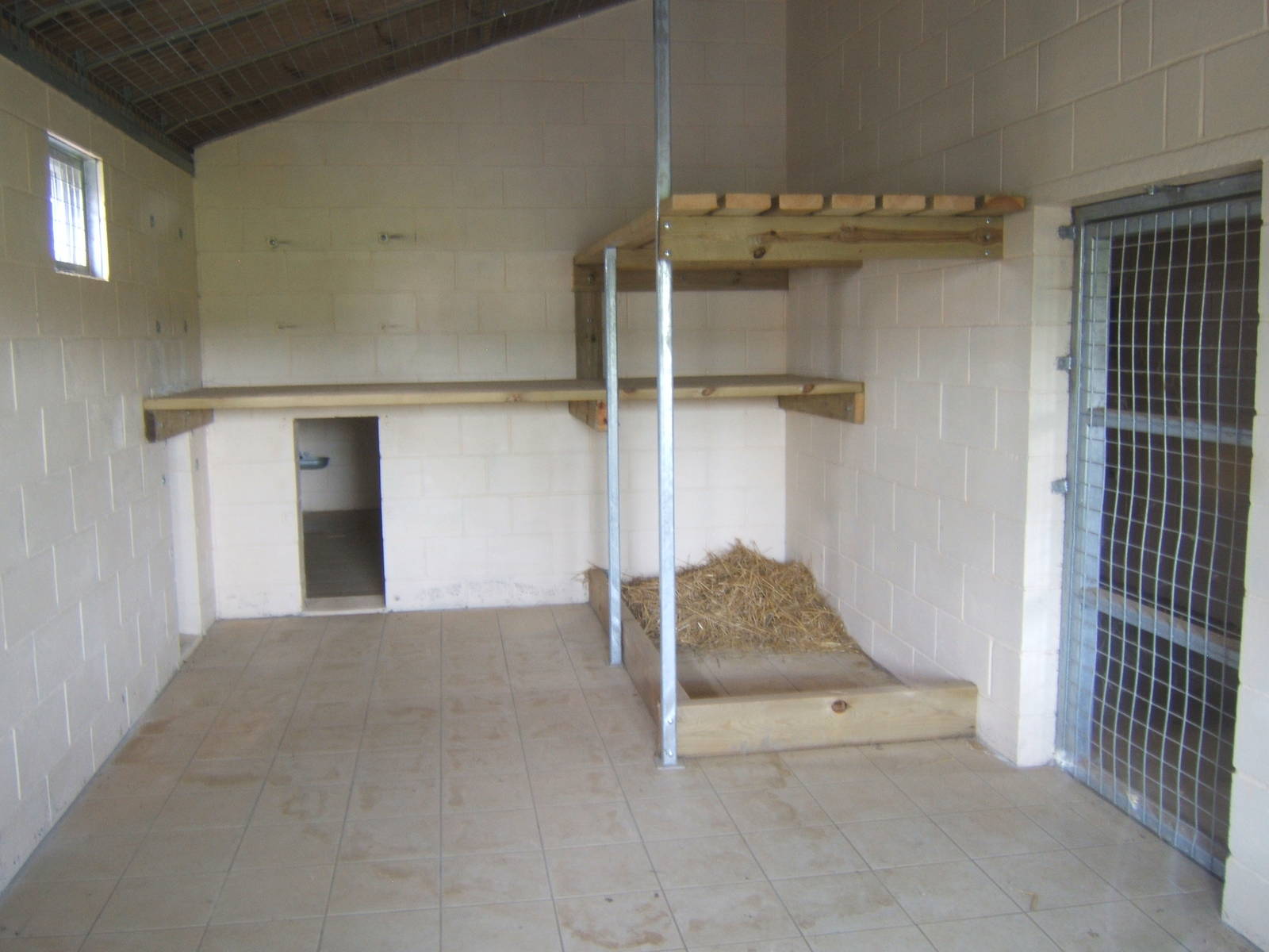 Indoor housing for the Malayan Tigers