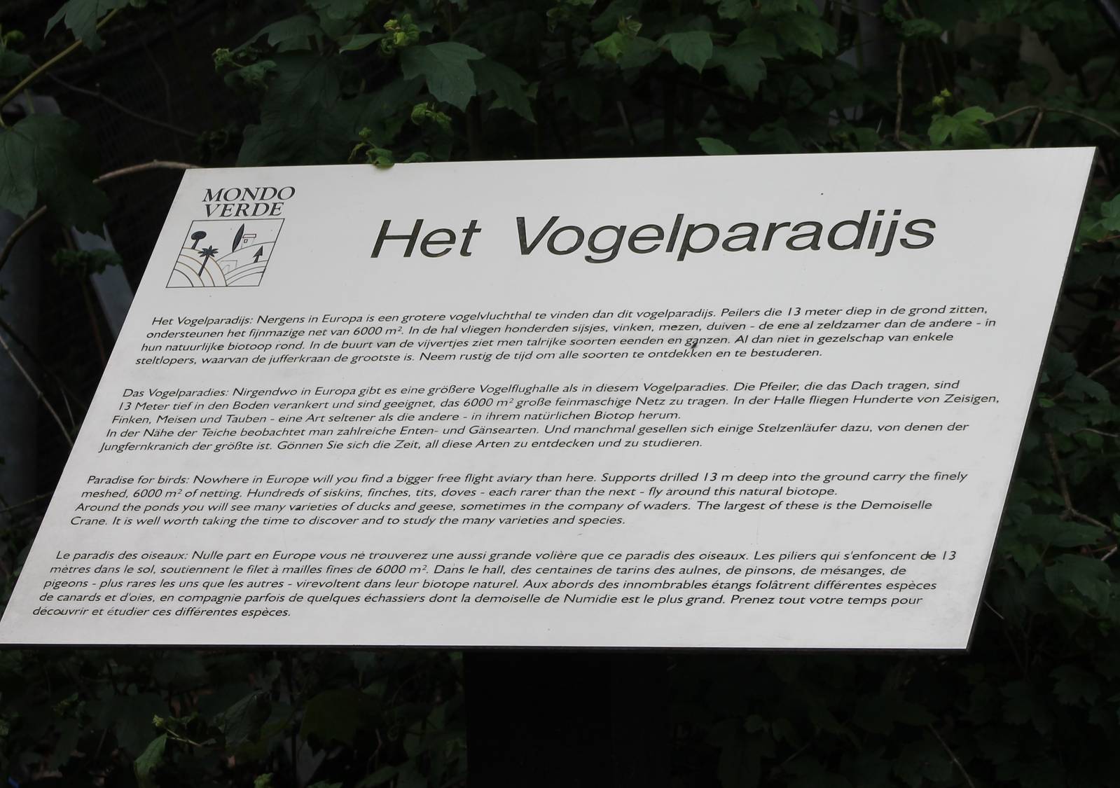 Info sign Walk-through aviary
