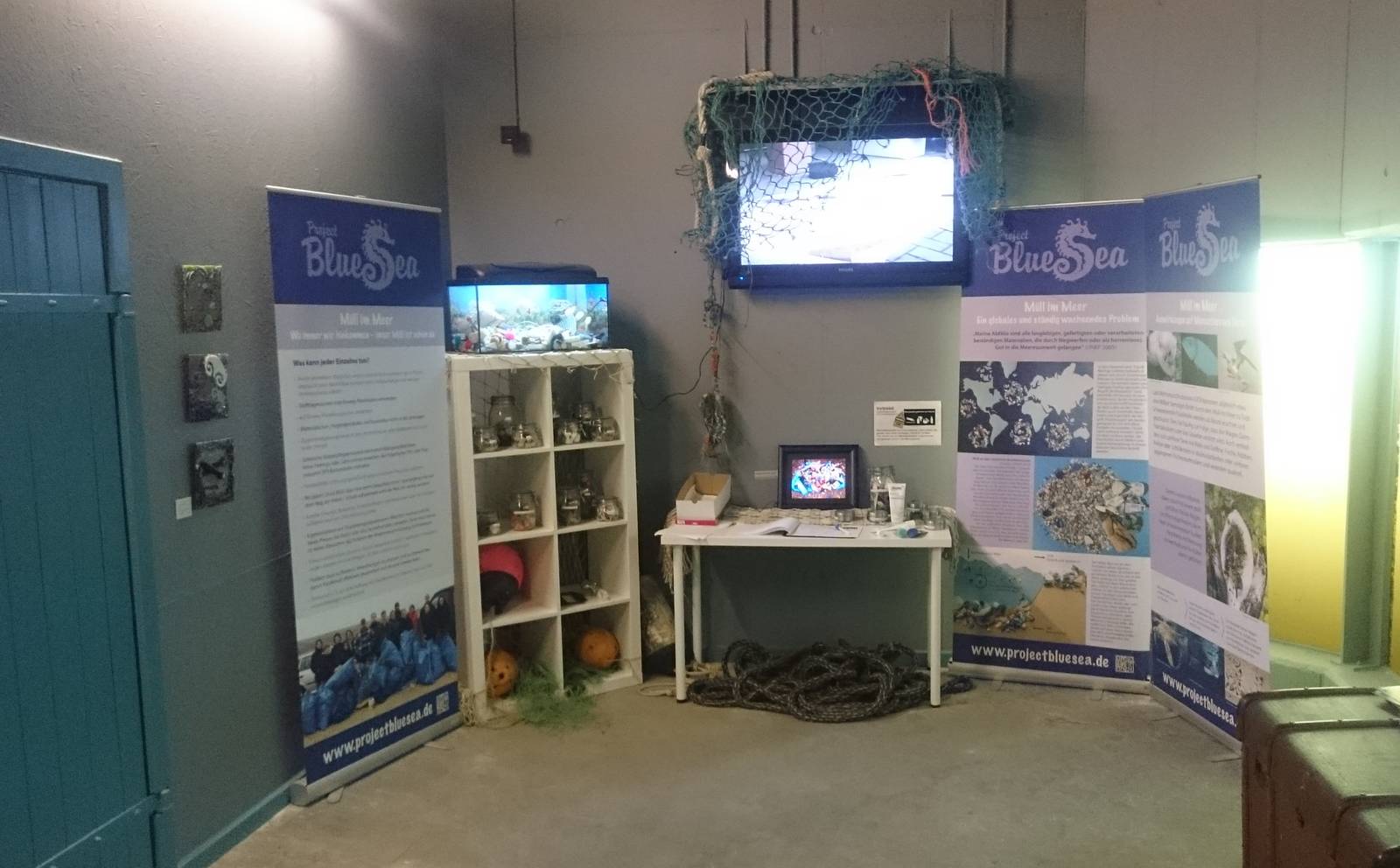 Information at Underwater viewing room