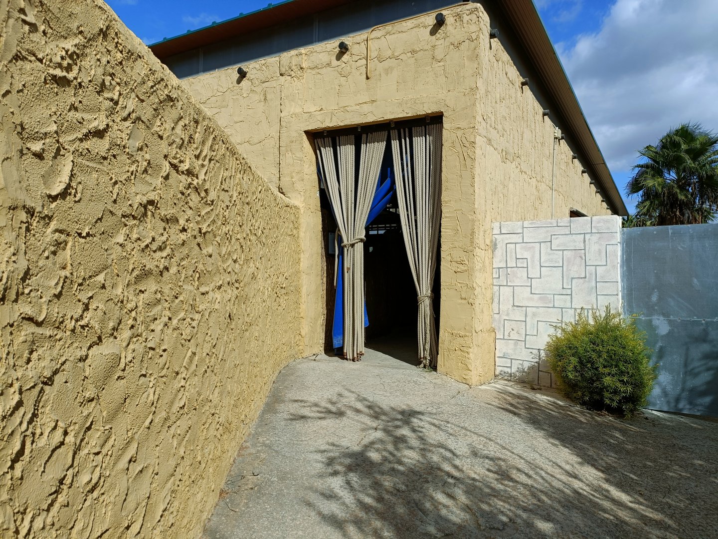 Inside exhibits - Crocodile park Torremolinos