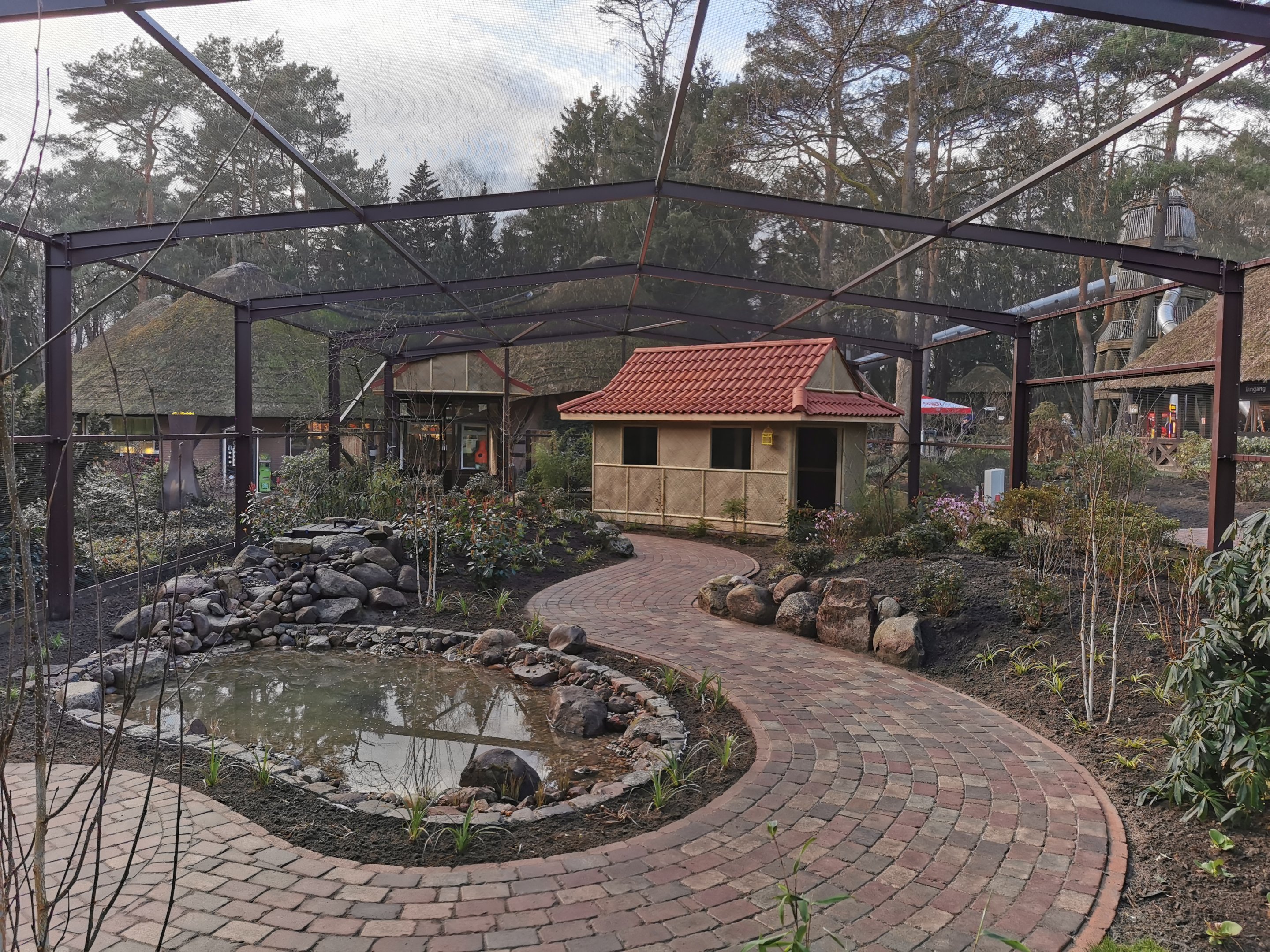 Inside "Reich der Mitte"